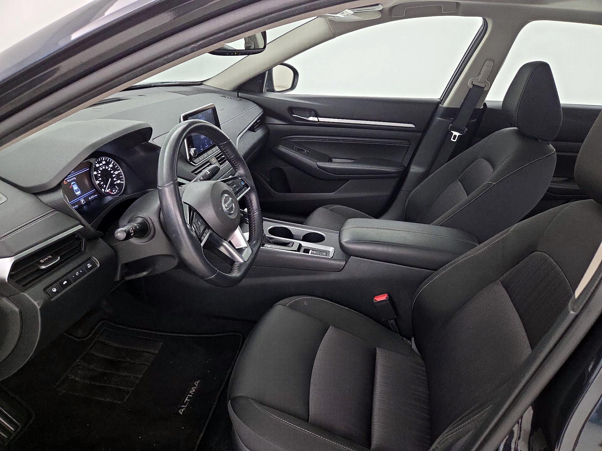 Thumbnail: 2019 Nissan Altima - 11