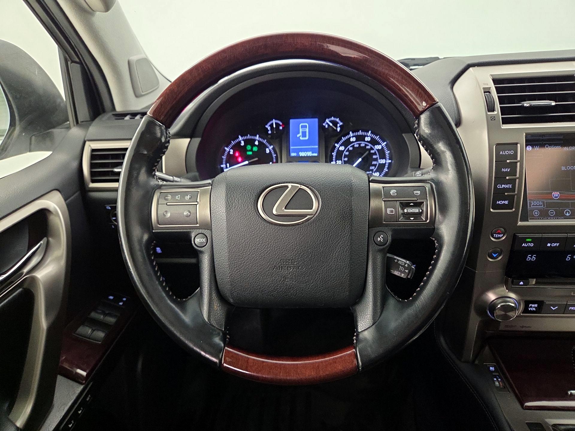 Thumbnail: 2020 Lexus GX - 10