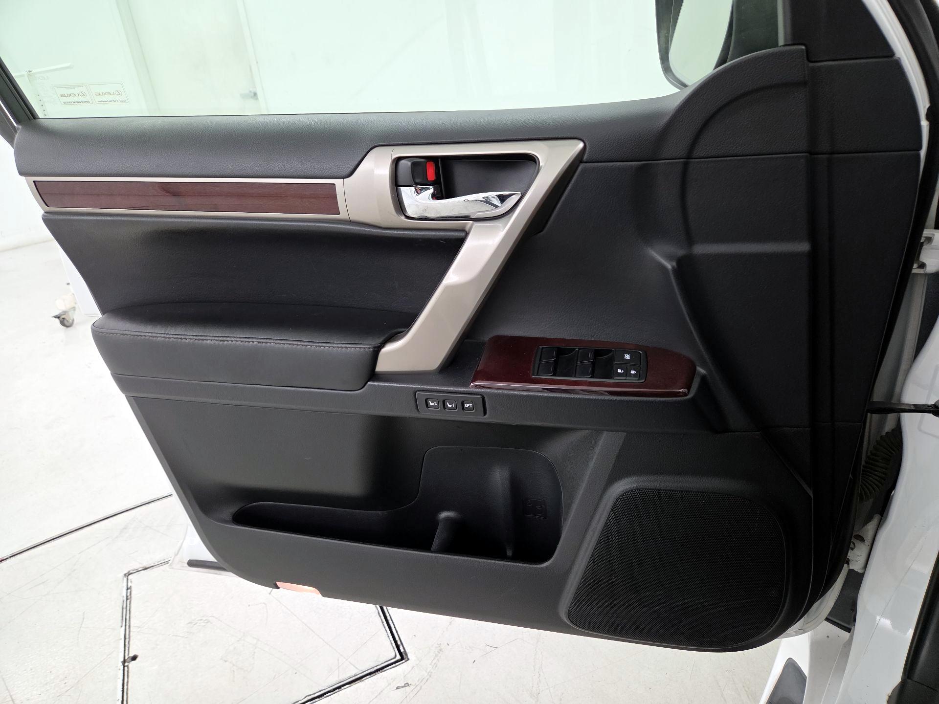 Thumbnail: 2020 Lexus GX - 12