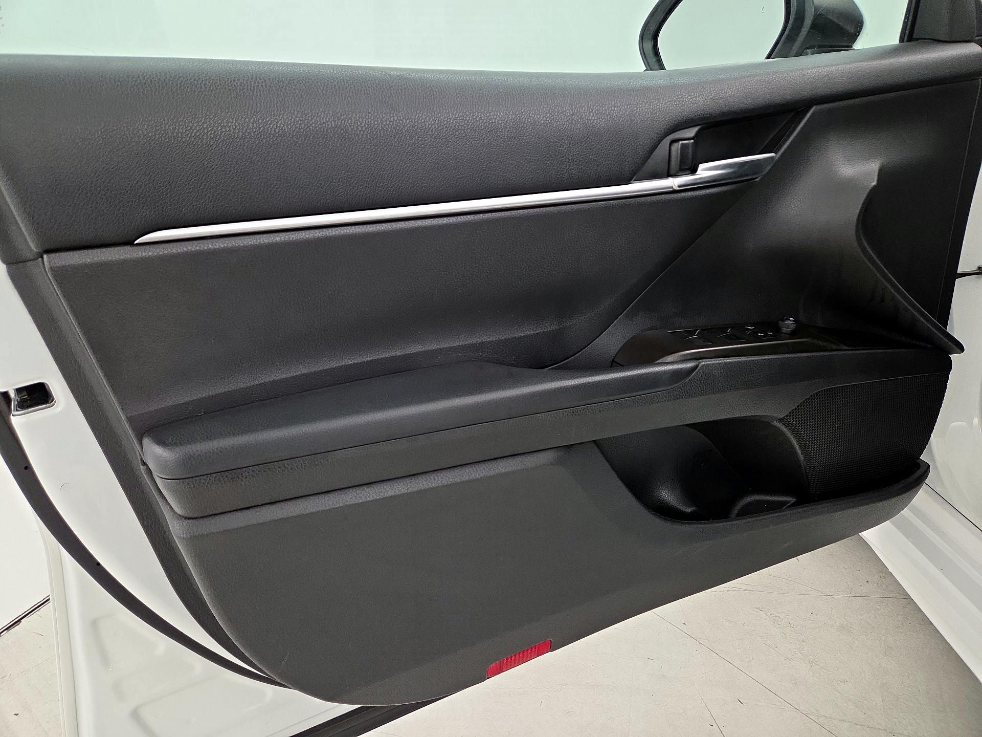 Thumbnail: 2021 Toyota Camry - 12