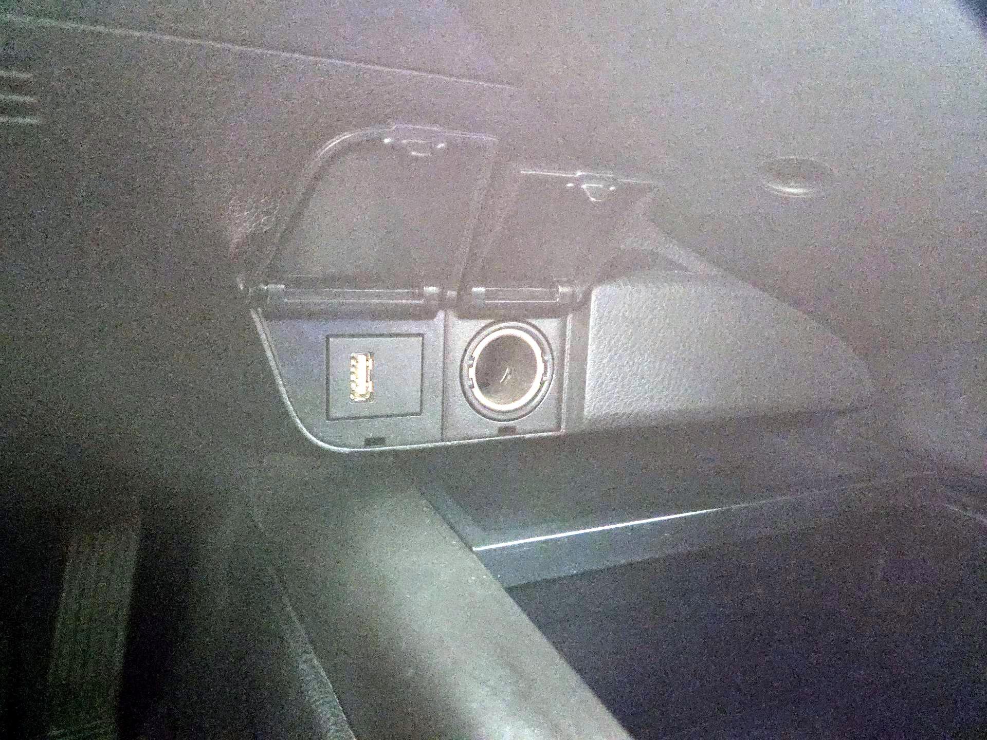 Thumbnail: 2021 Toyota Camry - 18