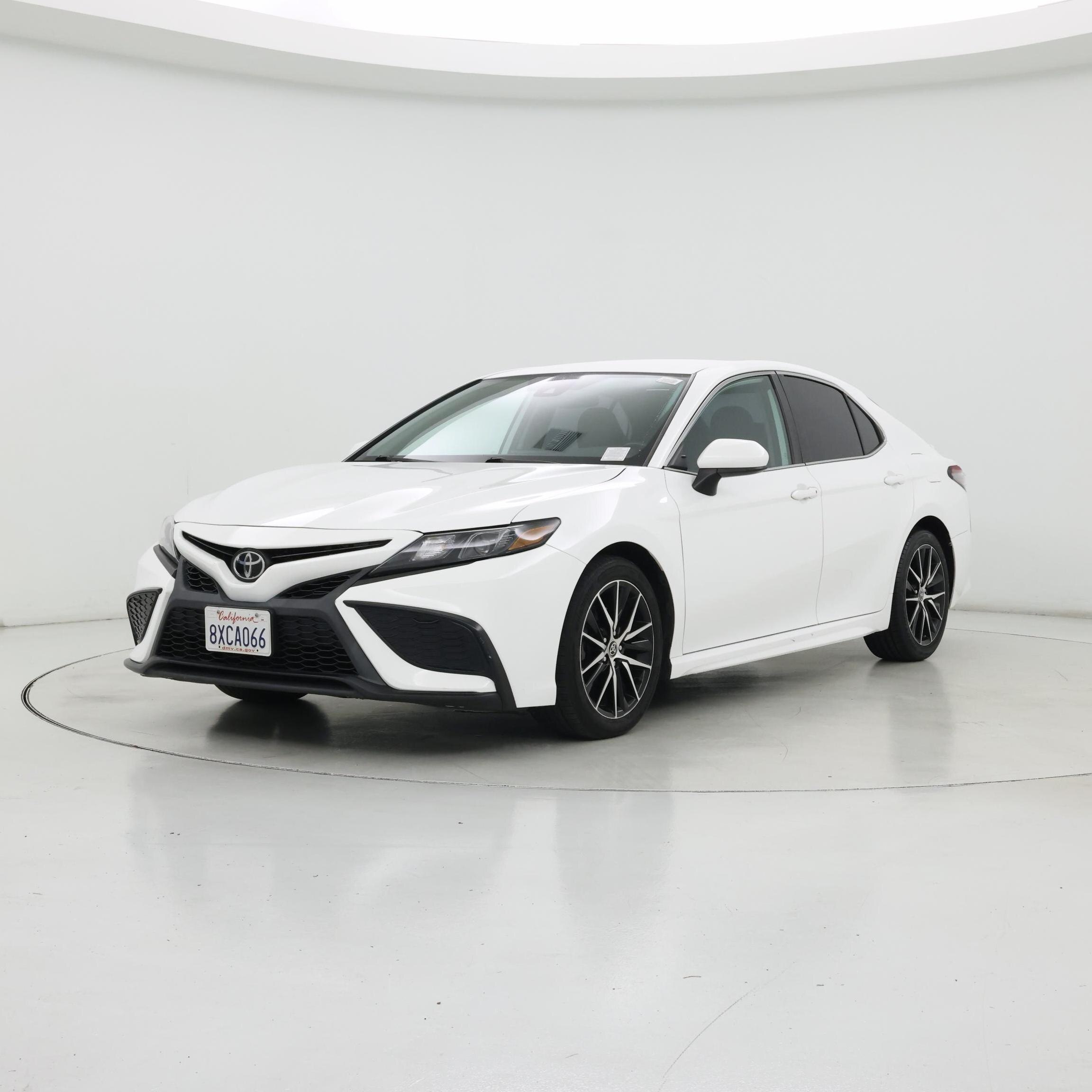 Thumbnail: 2021 Toyota Camry - 4