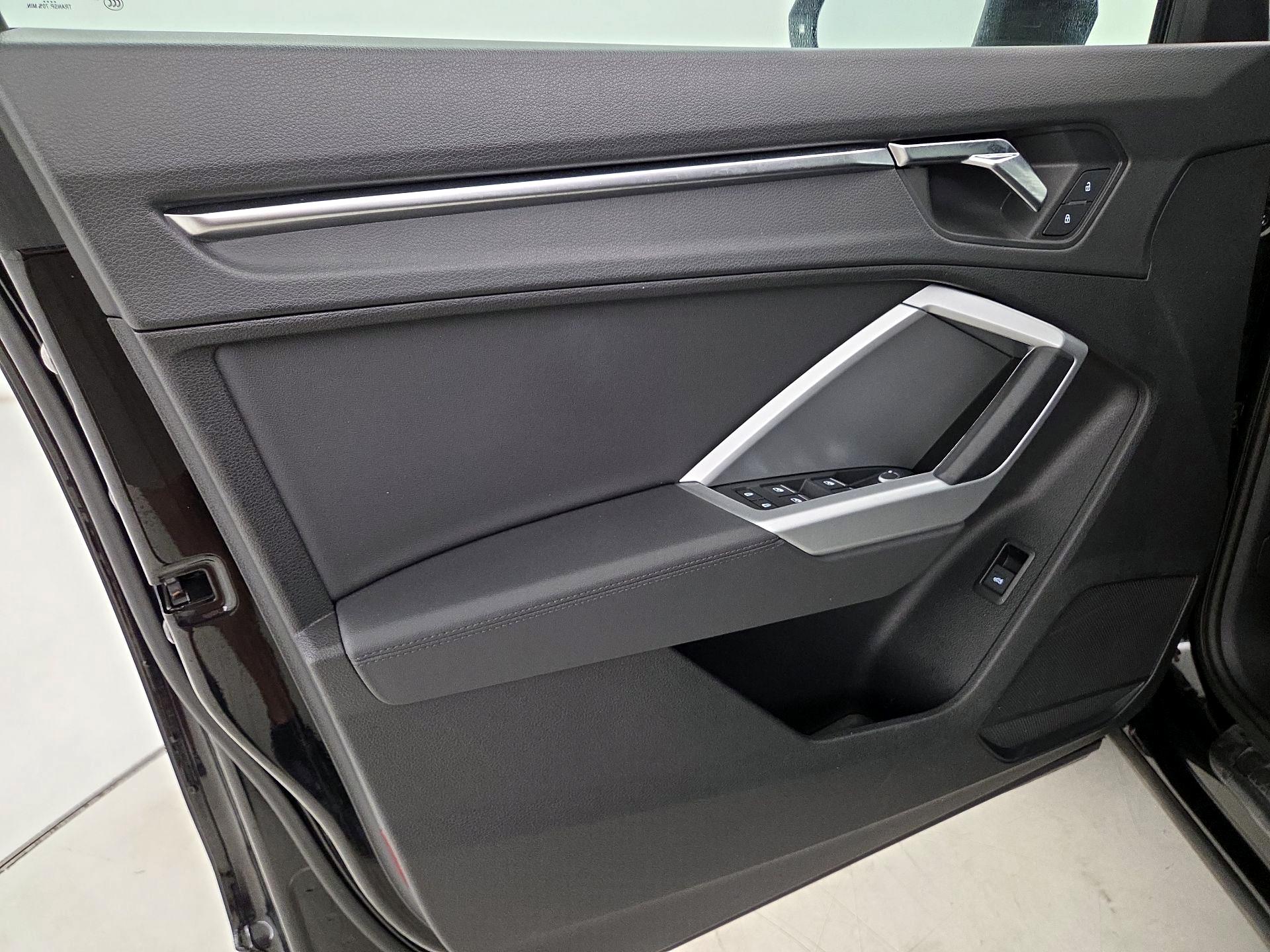 Thumbnail: 2020 Audi Q3 - 12