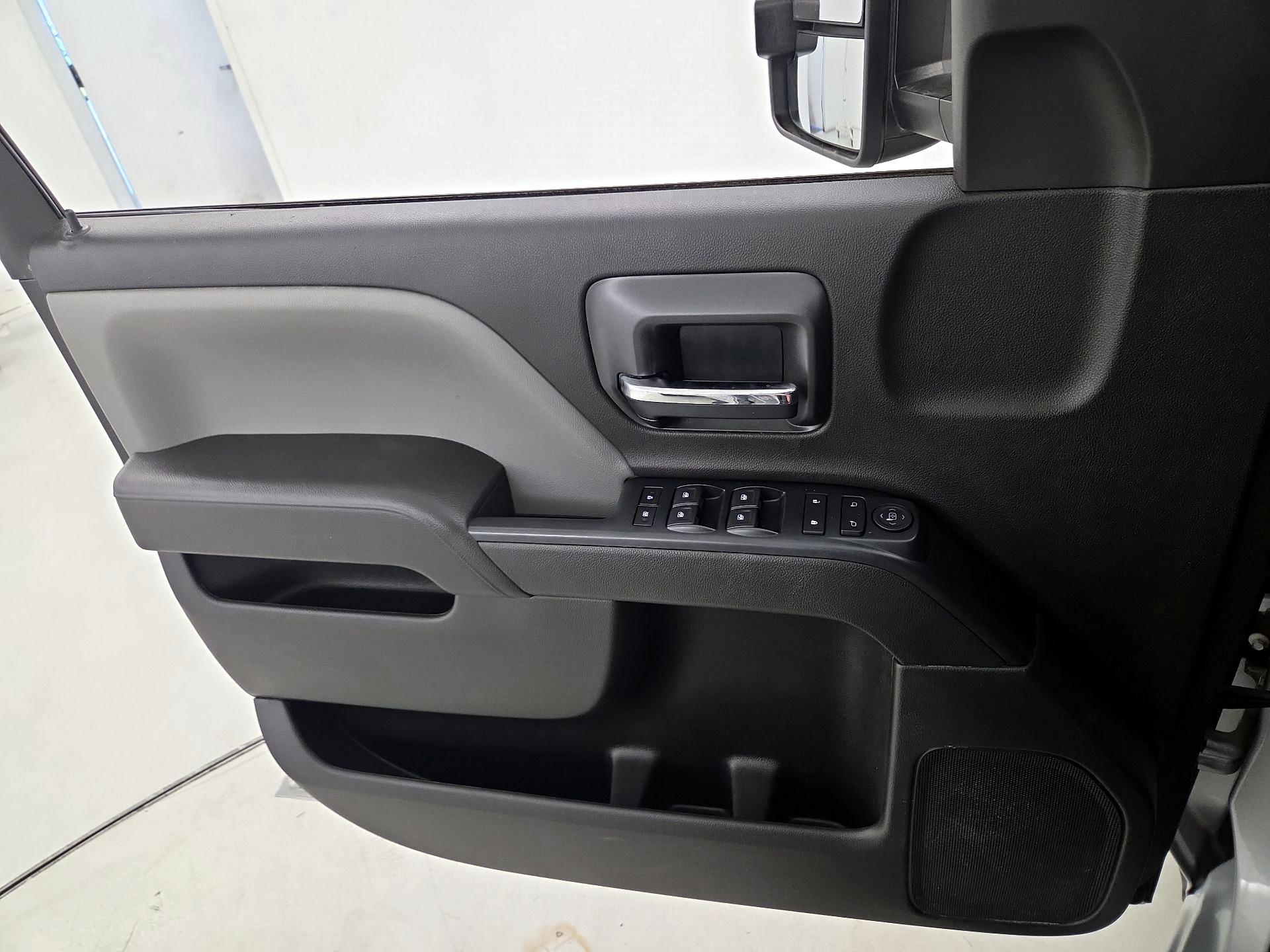 Thumbnail: 2017 Chevrolet Silverado 3500 - 12