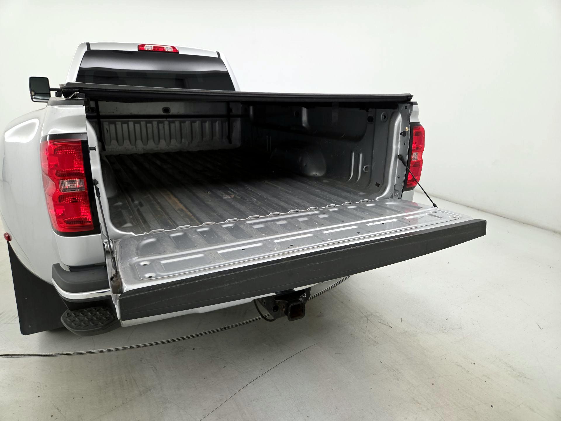 Thumbnail: 2017 Chevrolet Silverado 3500 - 20