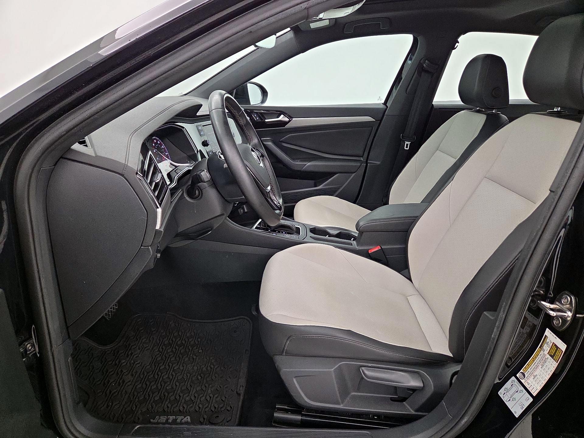 Thumbnail: 2019 Volkswagen Jetta - 11