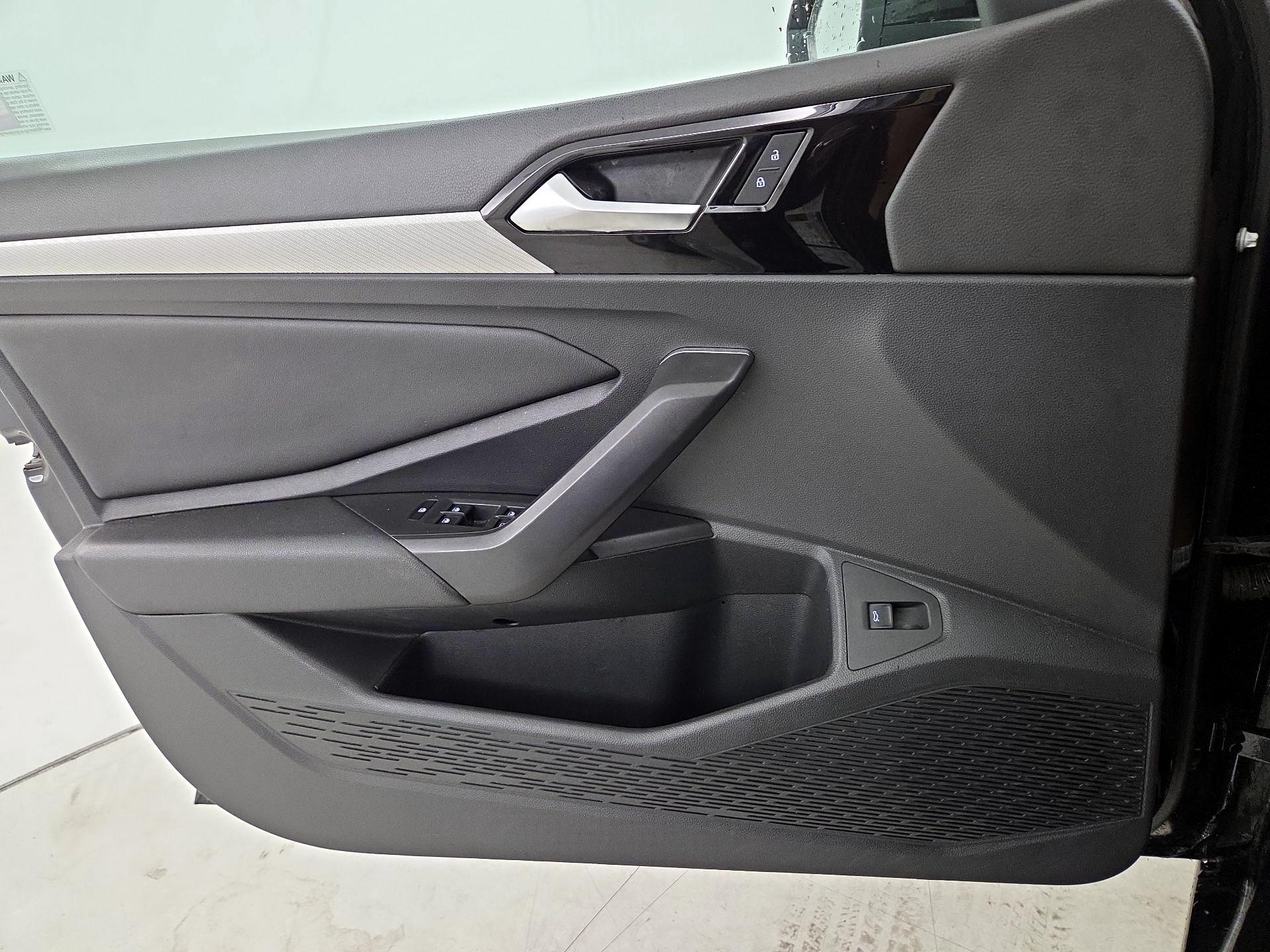 Thumbnail: 2019 Volkswagen Jetta - 12