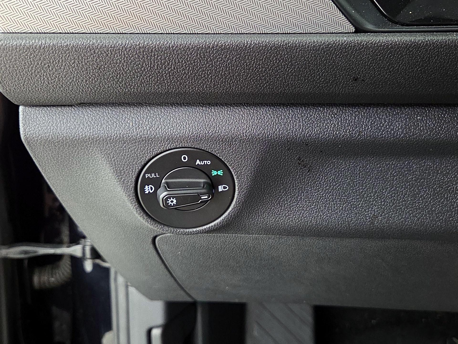 Thumbnail: 2019 Volkswagen Jetta - 13