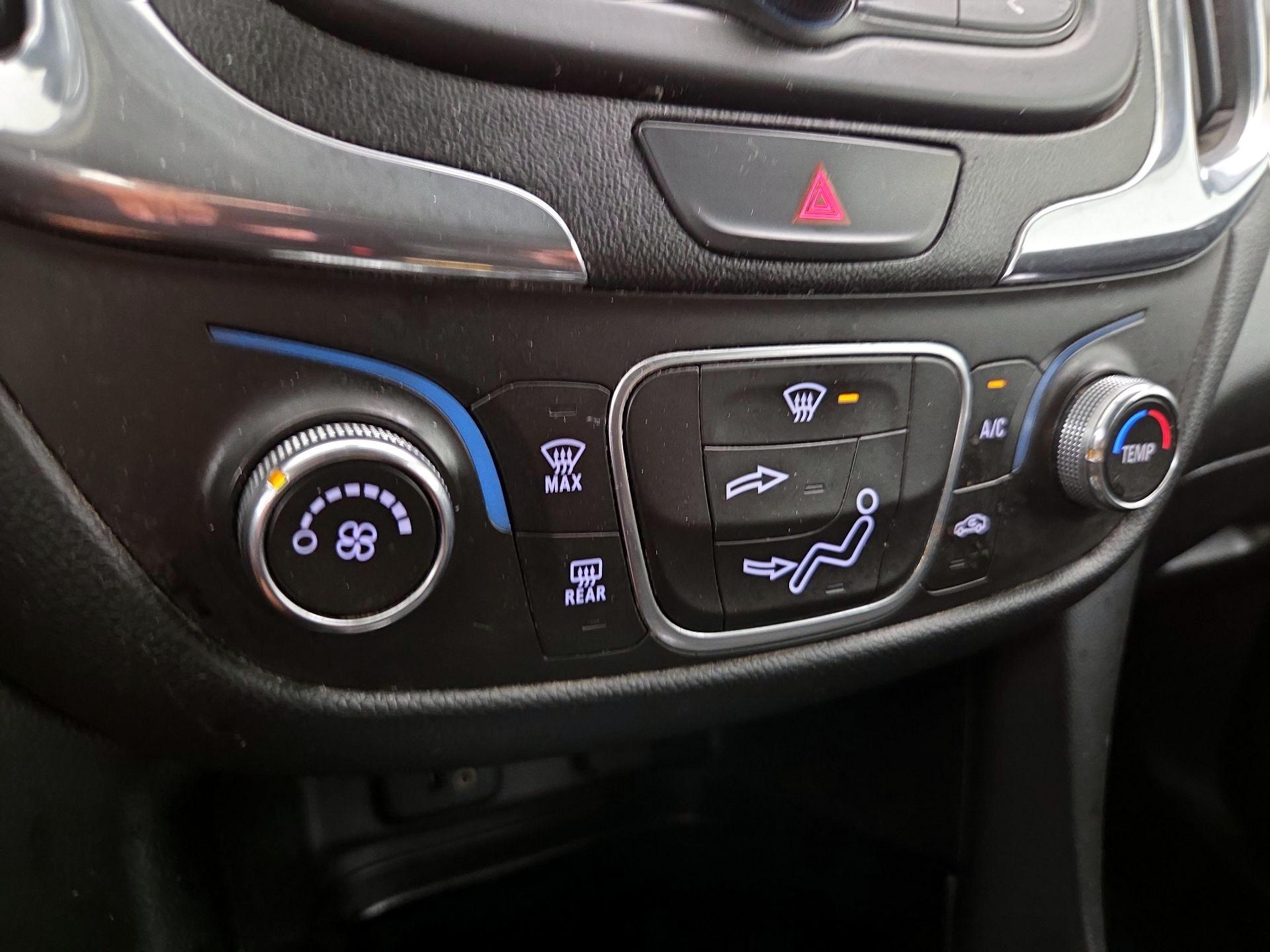 Thumbnail: 2018 Chevrolet Equinox - 16