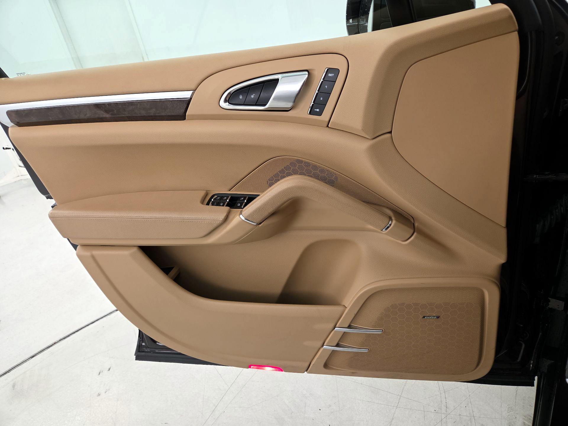 Thumbnail: 2017 Porsche Cayenne - 12