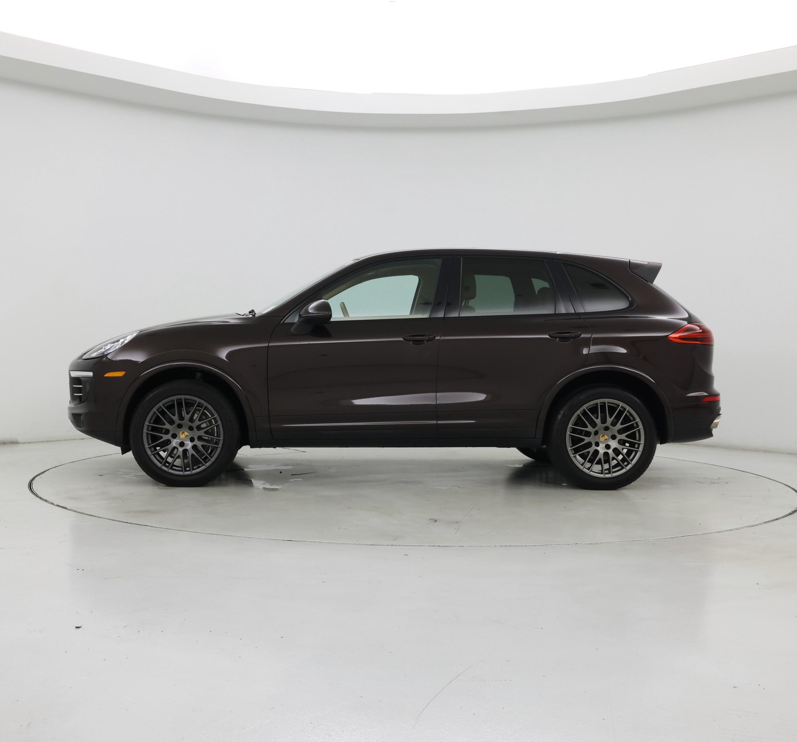 Thumbnail: 2017 Porsche Cayenne - 3