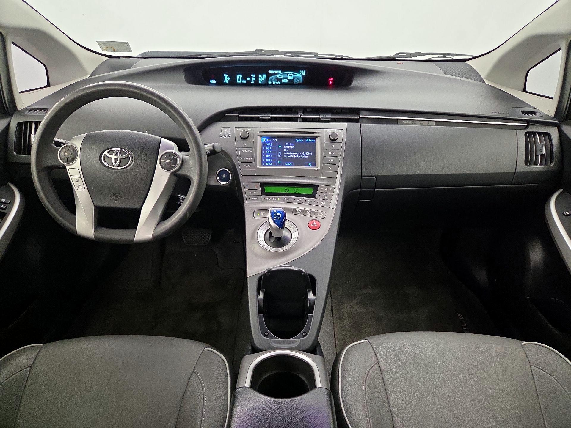 Thumbnail: 2014 Toyota Prius - 9