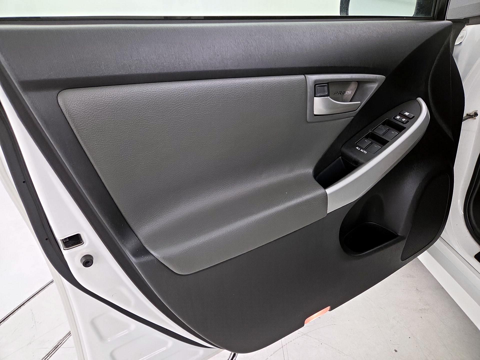 Thumbnail: 2014 Toyota Prius - 12