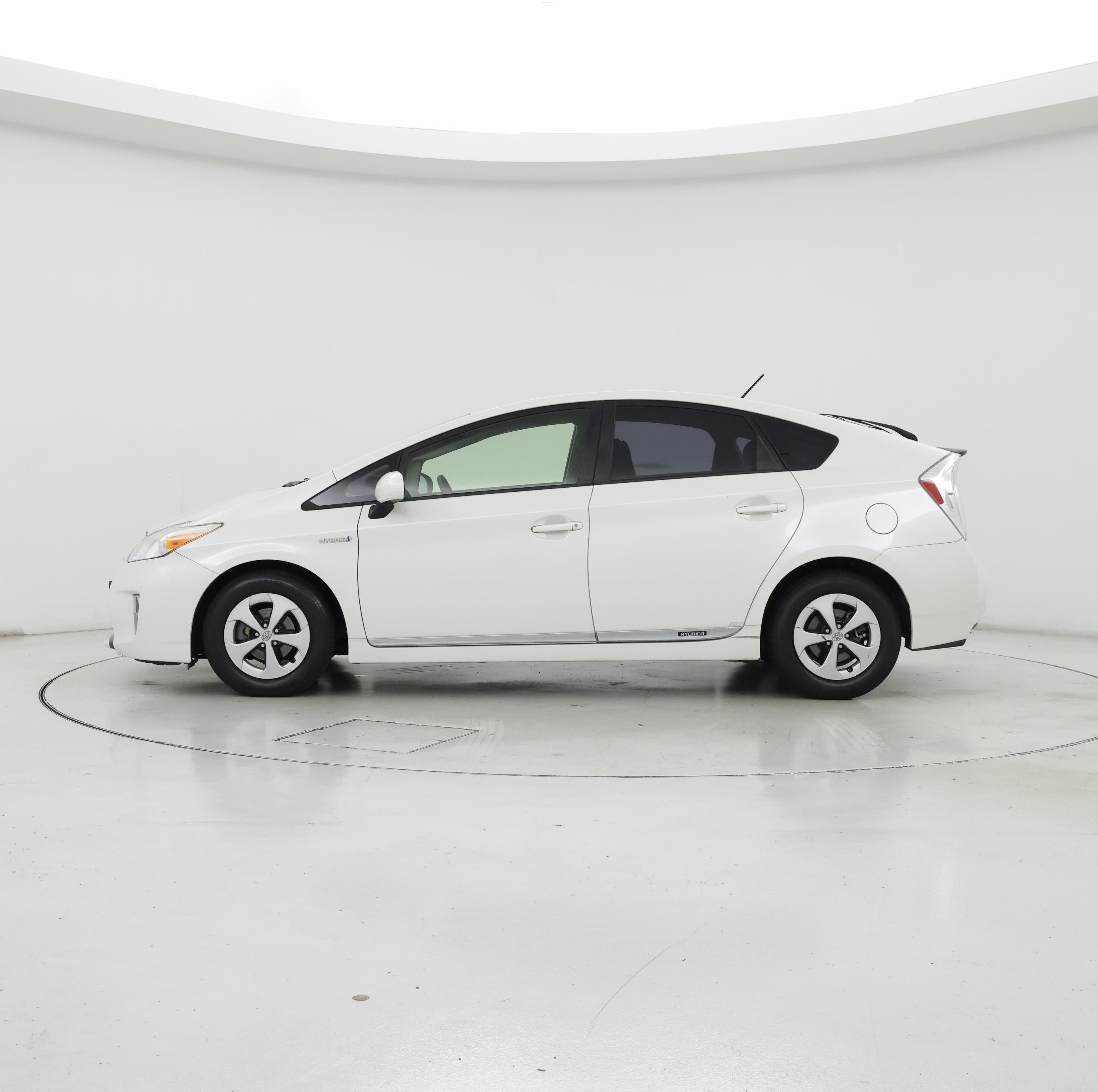 Thumbnail: 2014 Toyota Prius - 3