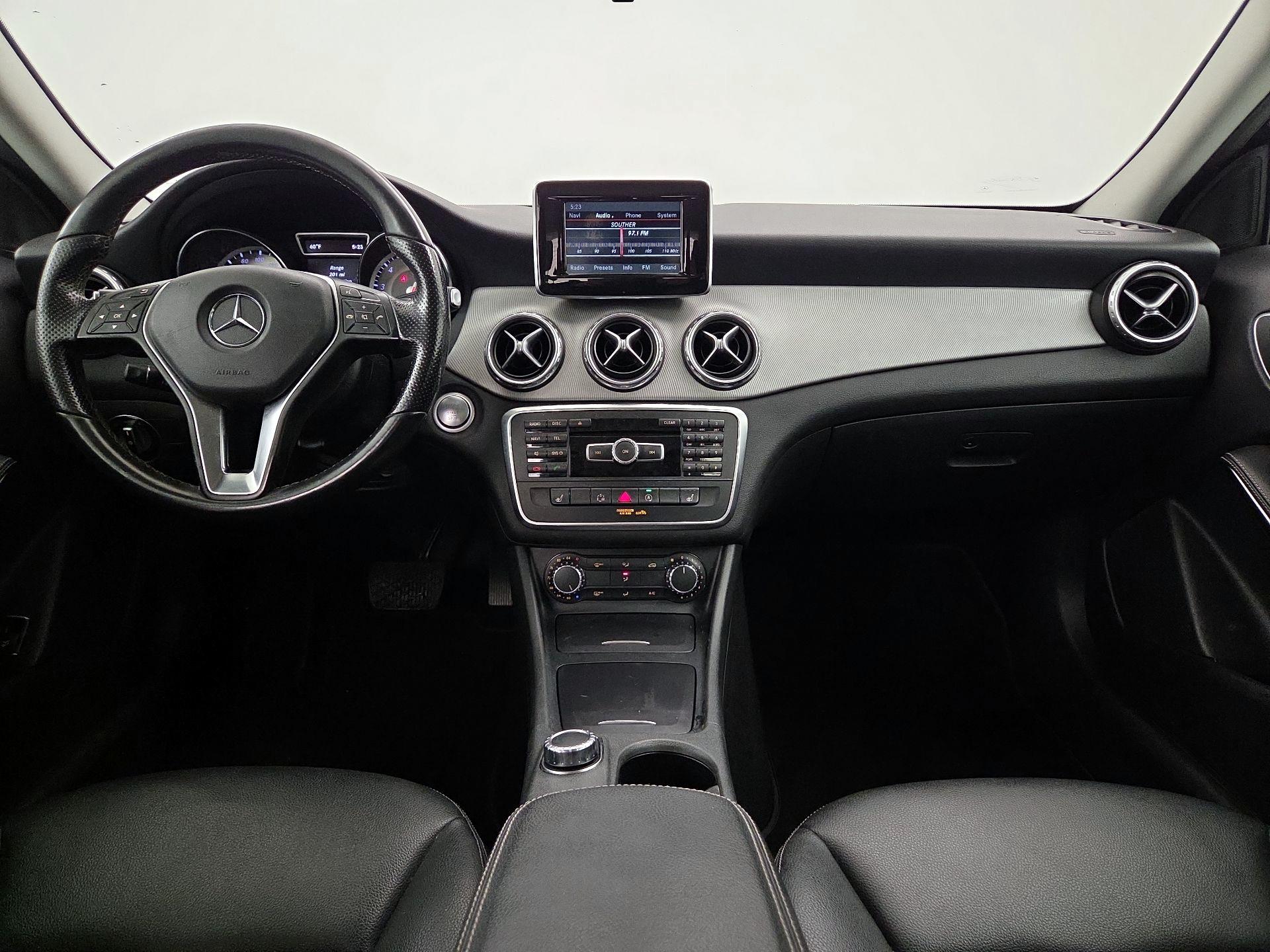 Thumbnail: 2015 Mercedes-Benz GLA - 9