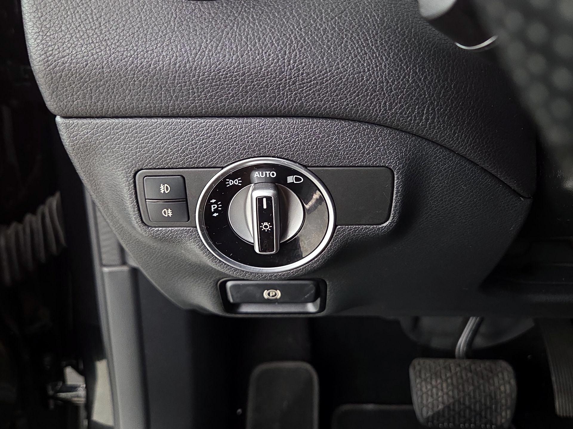 Thumbnail: 2015 Mercedes-Benz GLA - 13