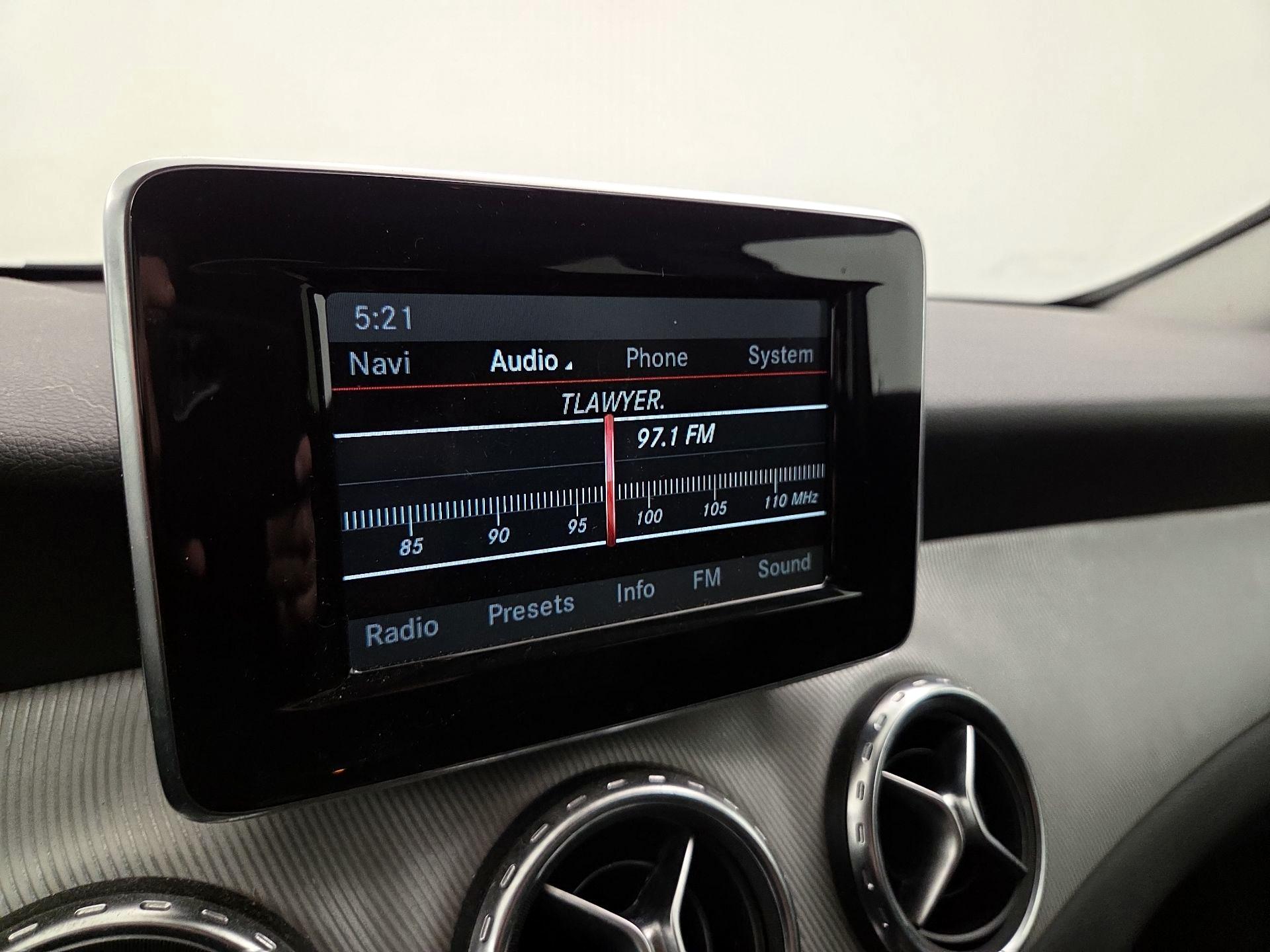 Thumbnail: 2015 Mercedes-Benz GLA - 16