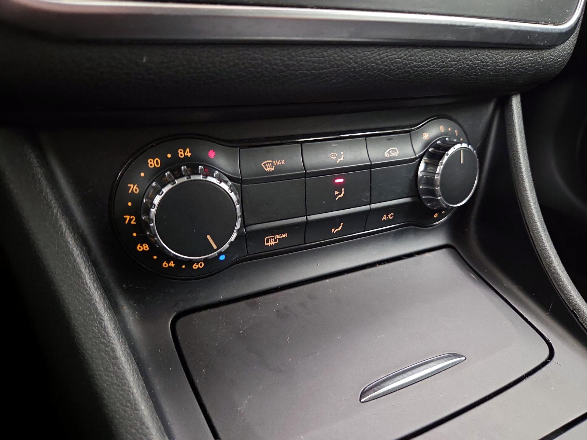 Thumbnail: 2015 Mercedes-Benz GLA - 17