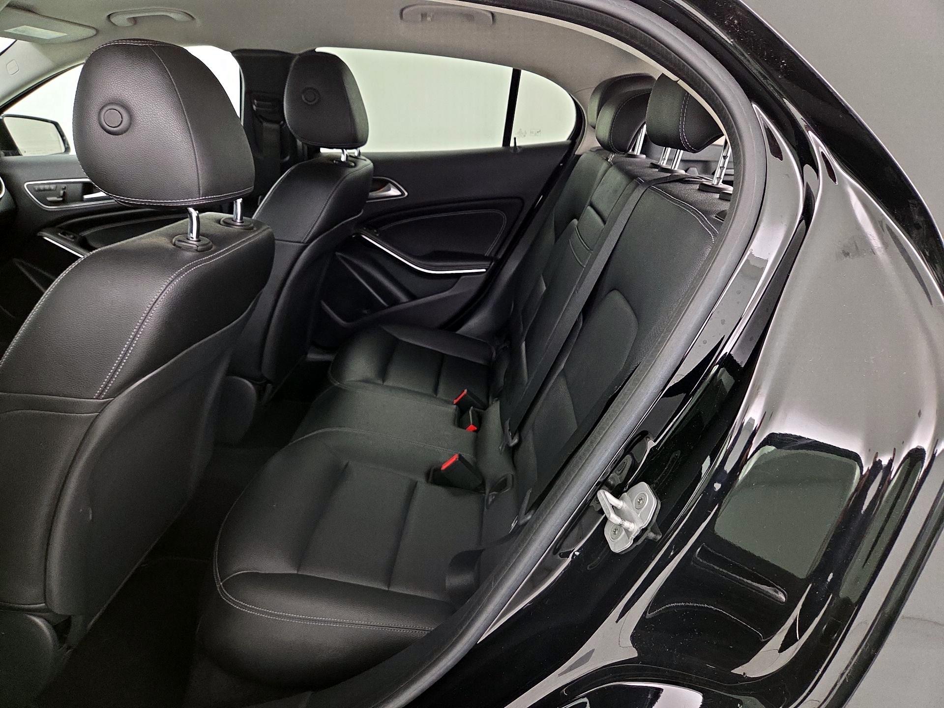 Thumbnail: 2015 Mercedes-Benz GLA - 20