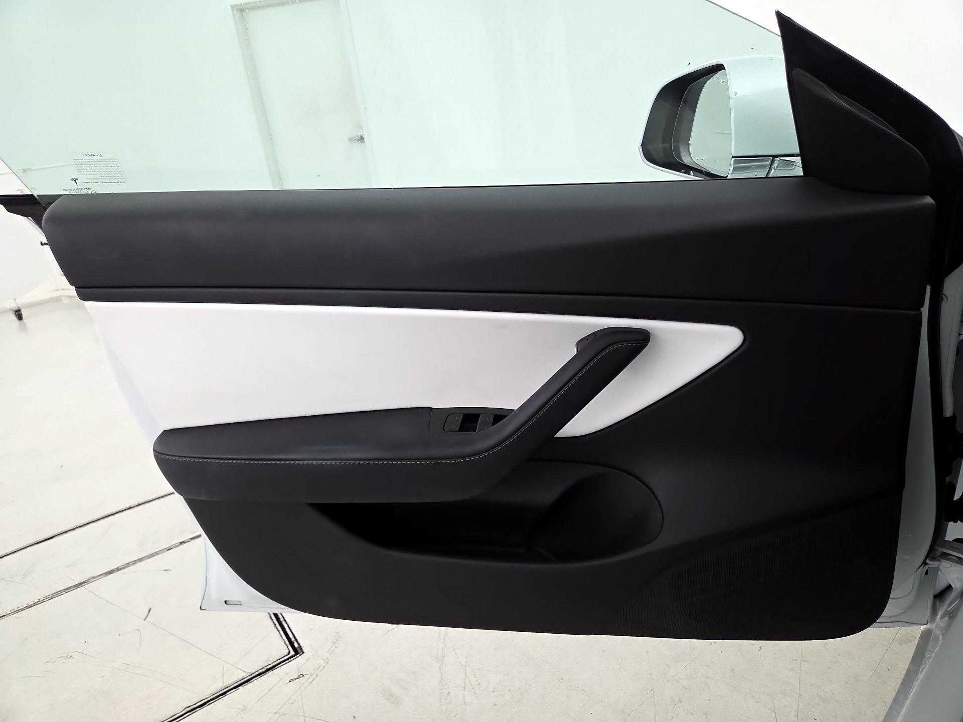 Thumbnail: 2020 Tesla Model 3 - 12