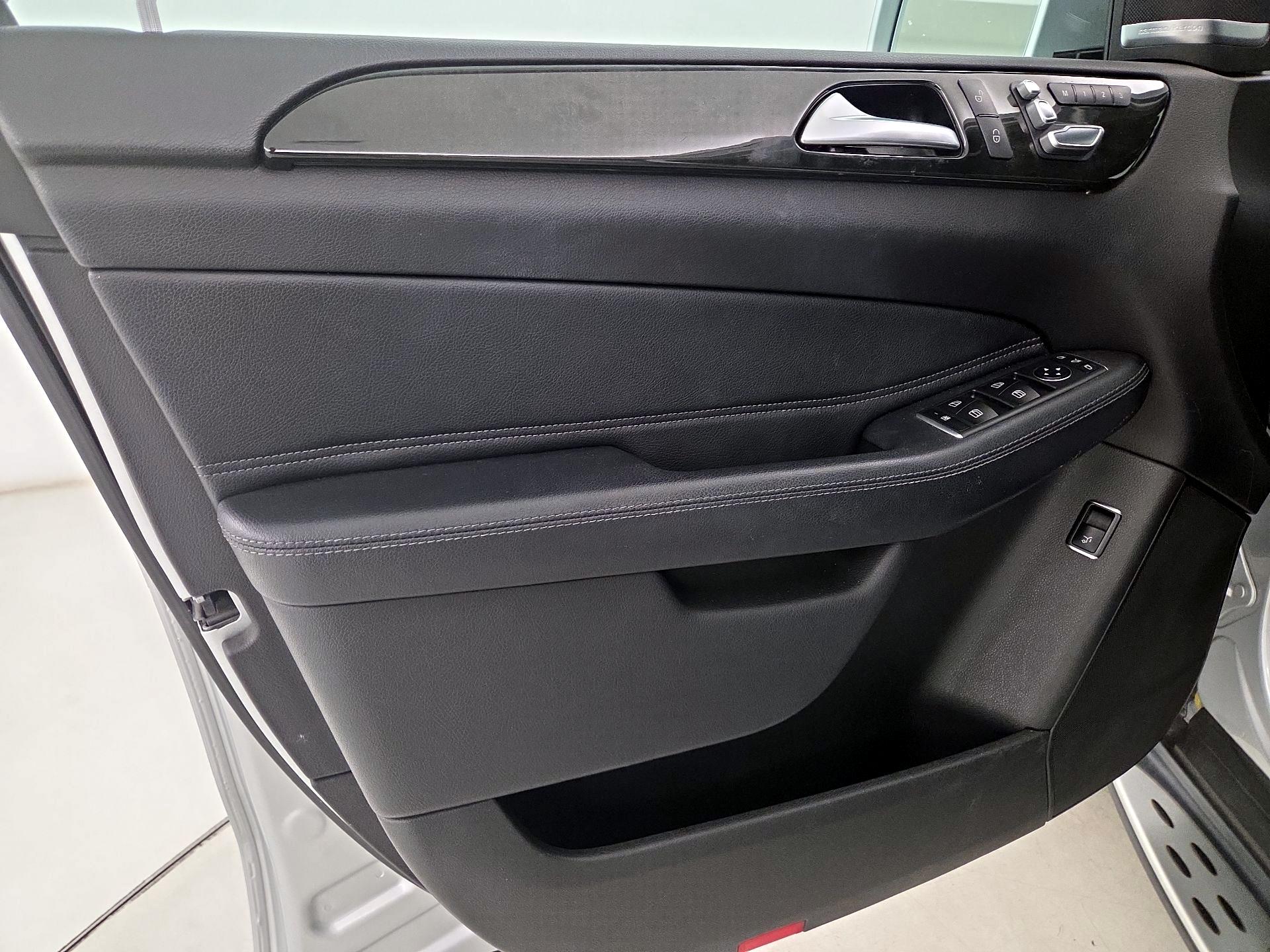 Thumbnail: 2019 Mercedes-Benz GLS - 12