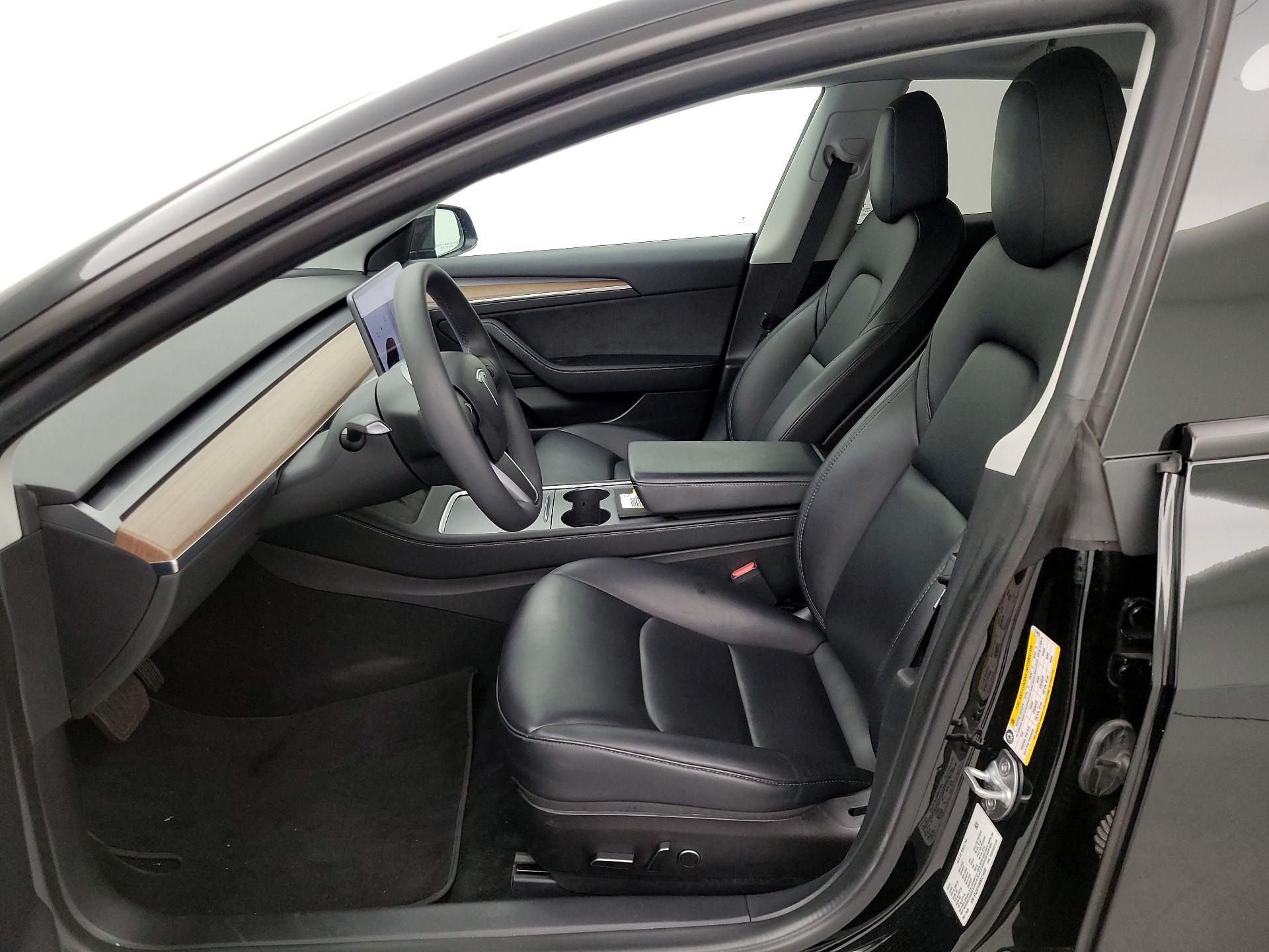 Thumbnail: 2022 Tesla Model 3 - 11