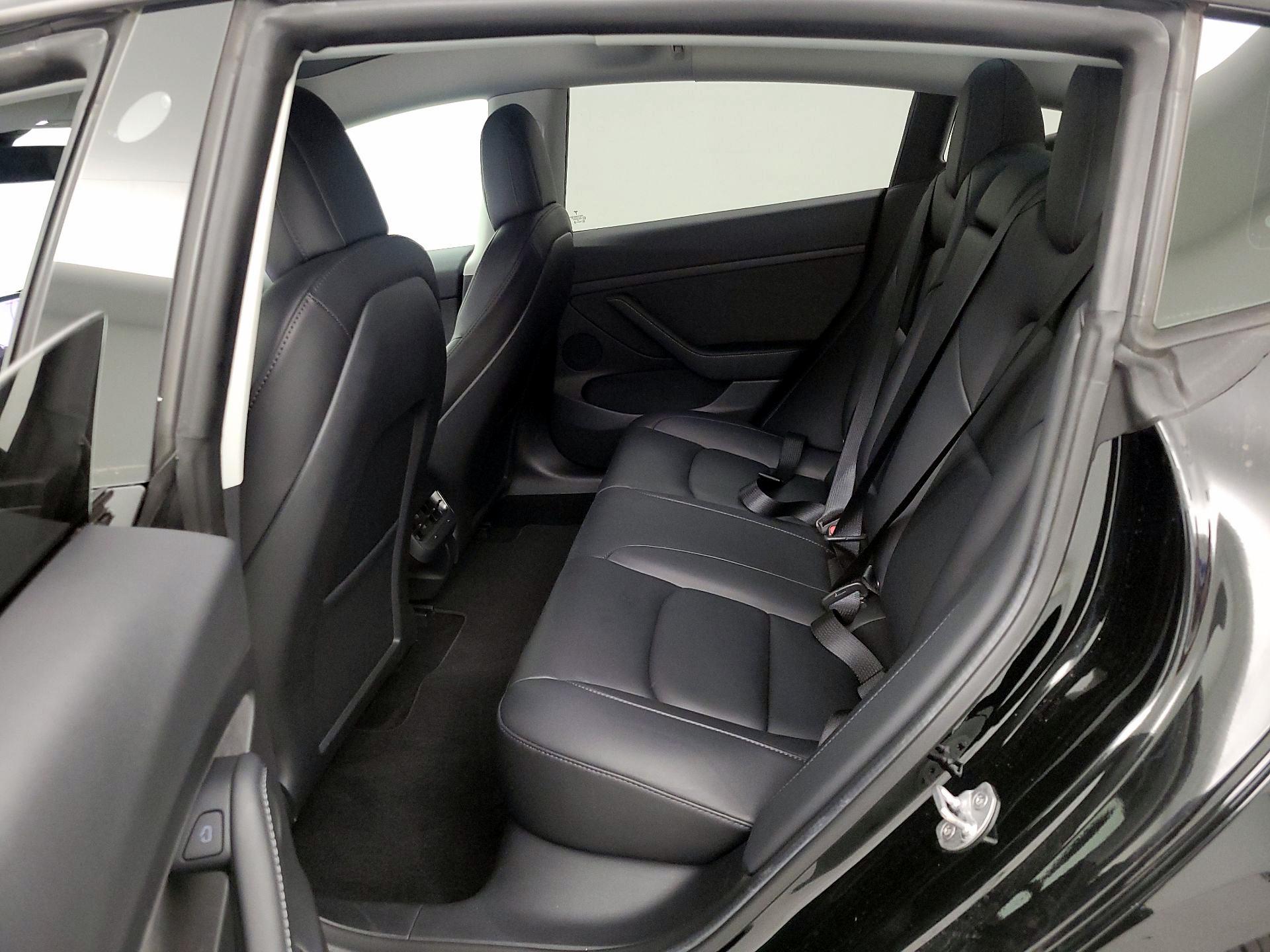 Thumbnail: 2022 Tesla Model 3 - 19