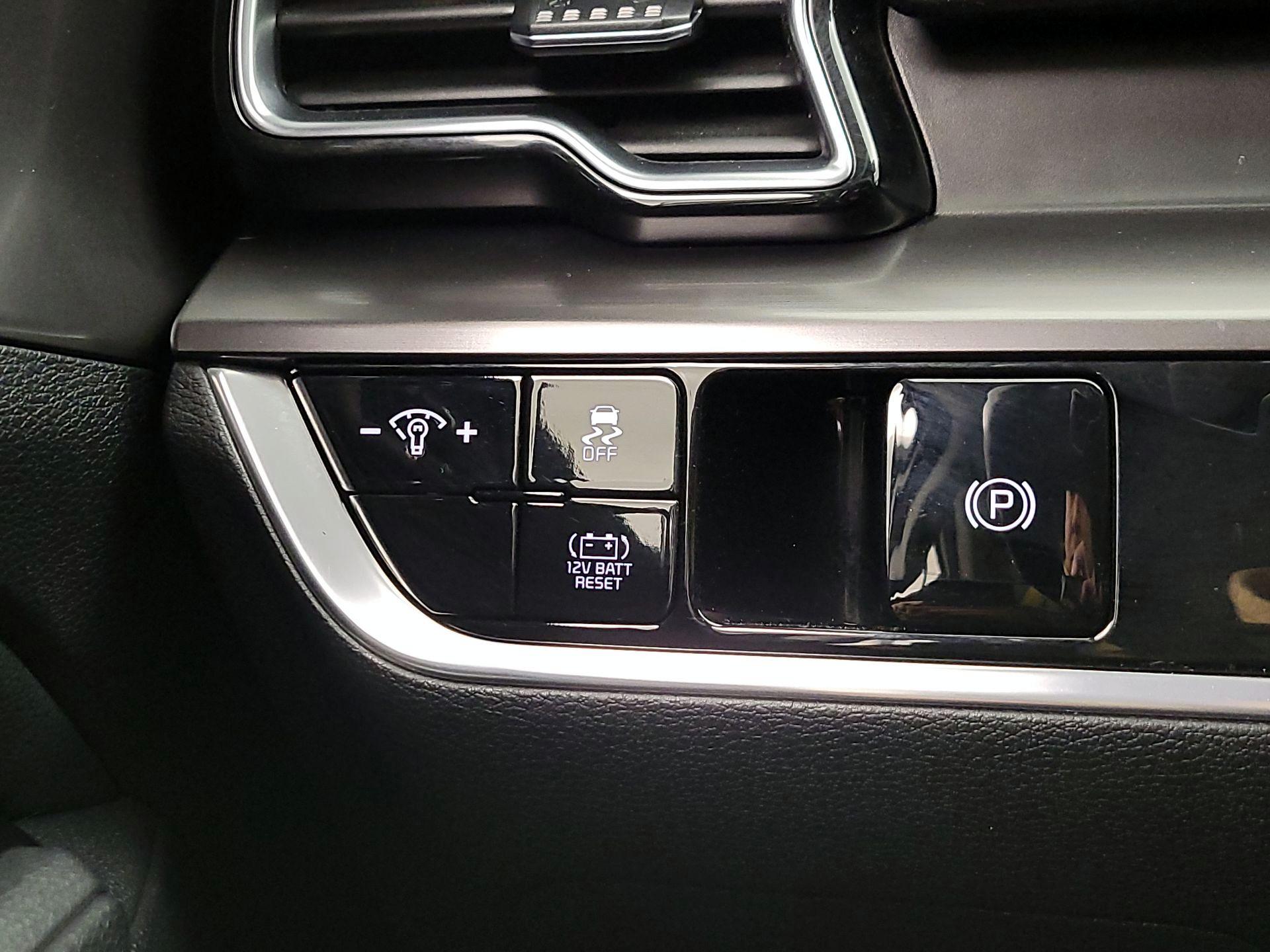 Thumbnail: 2023 Kia Sportage - 13