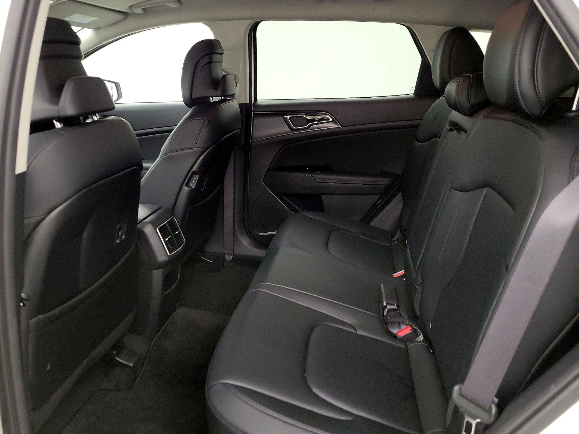 Thumbnail: 2023 Kia Sportage - 20