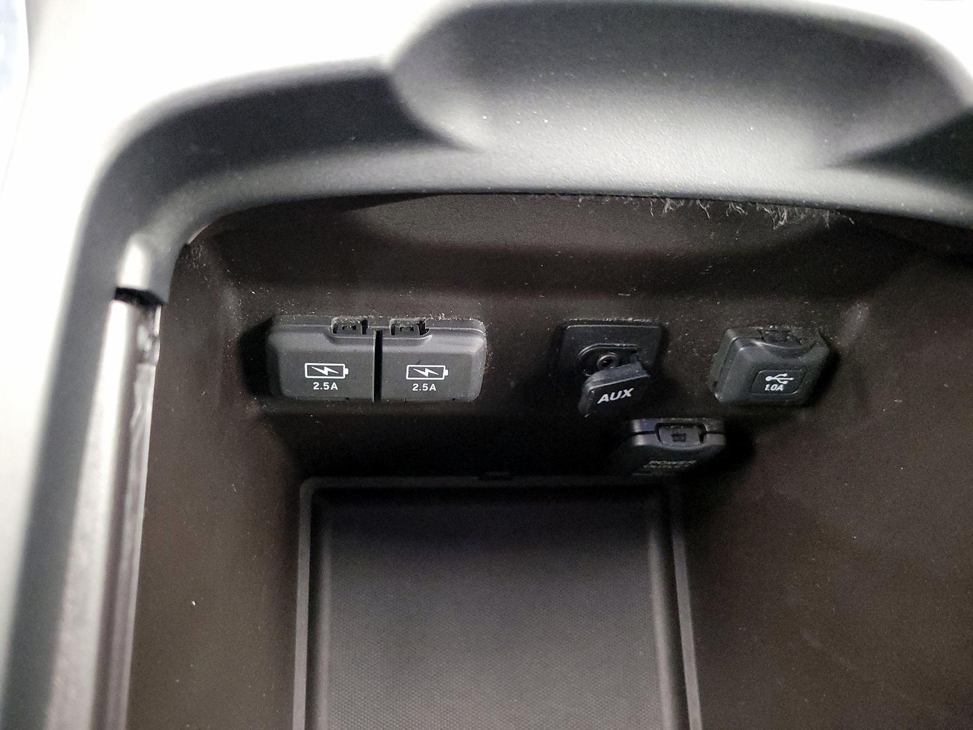 Thumbnail: 2017 Acura MDX - 19