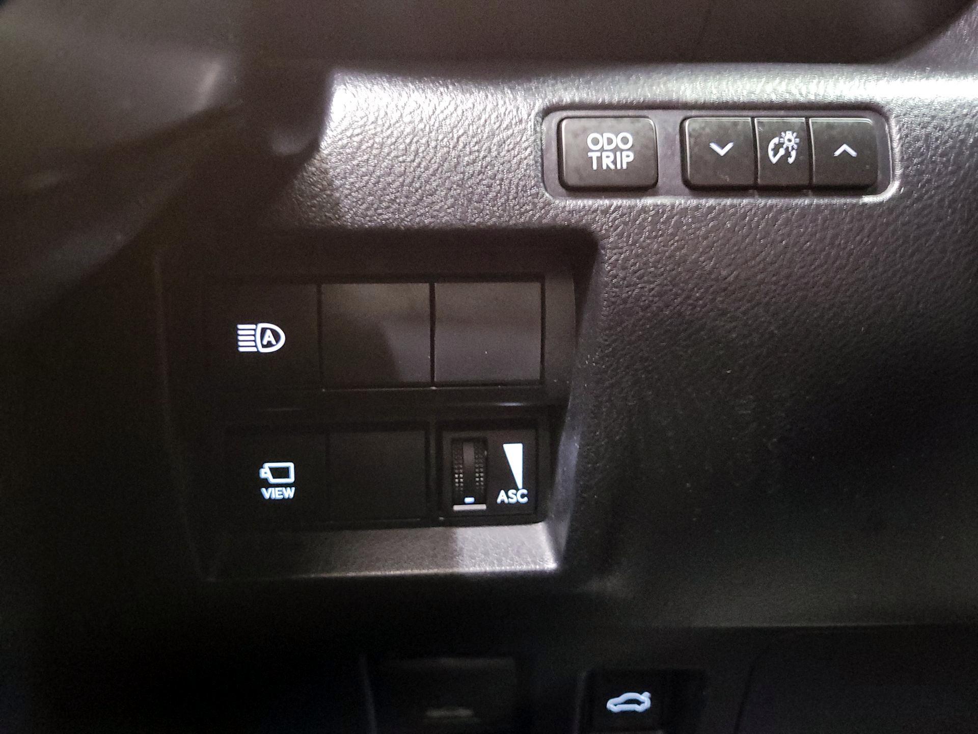 Thumbnail: 2023 Lexus IS - 13