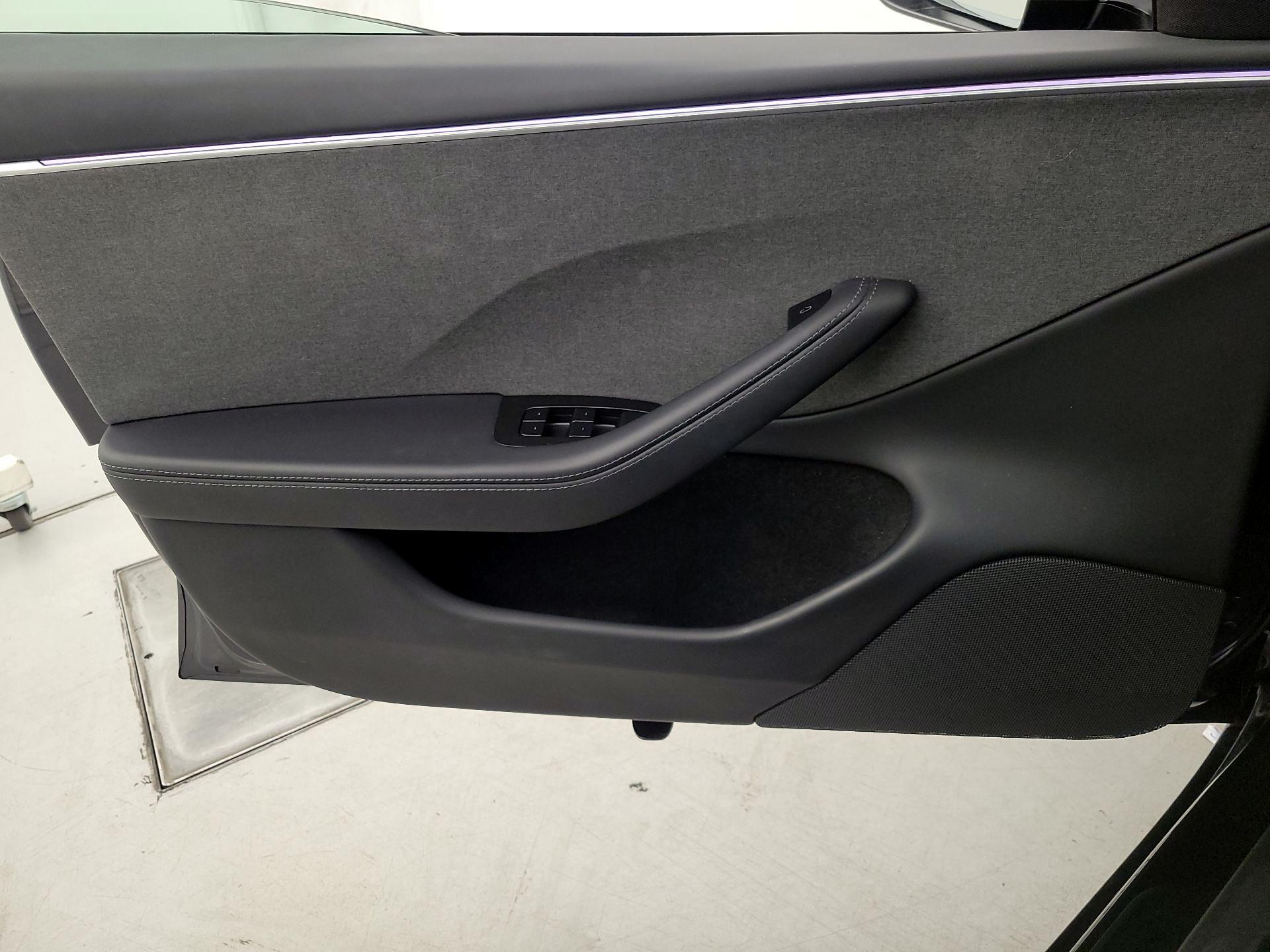 Thumbnail: 2025 Tesla Model 3 - 12