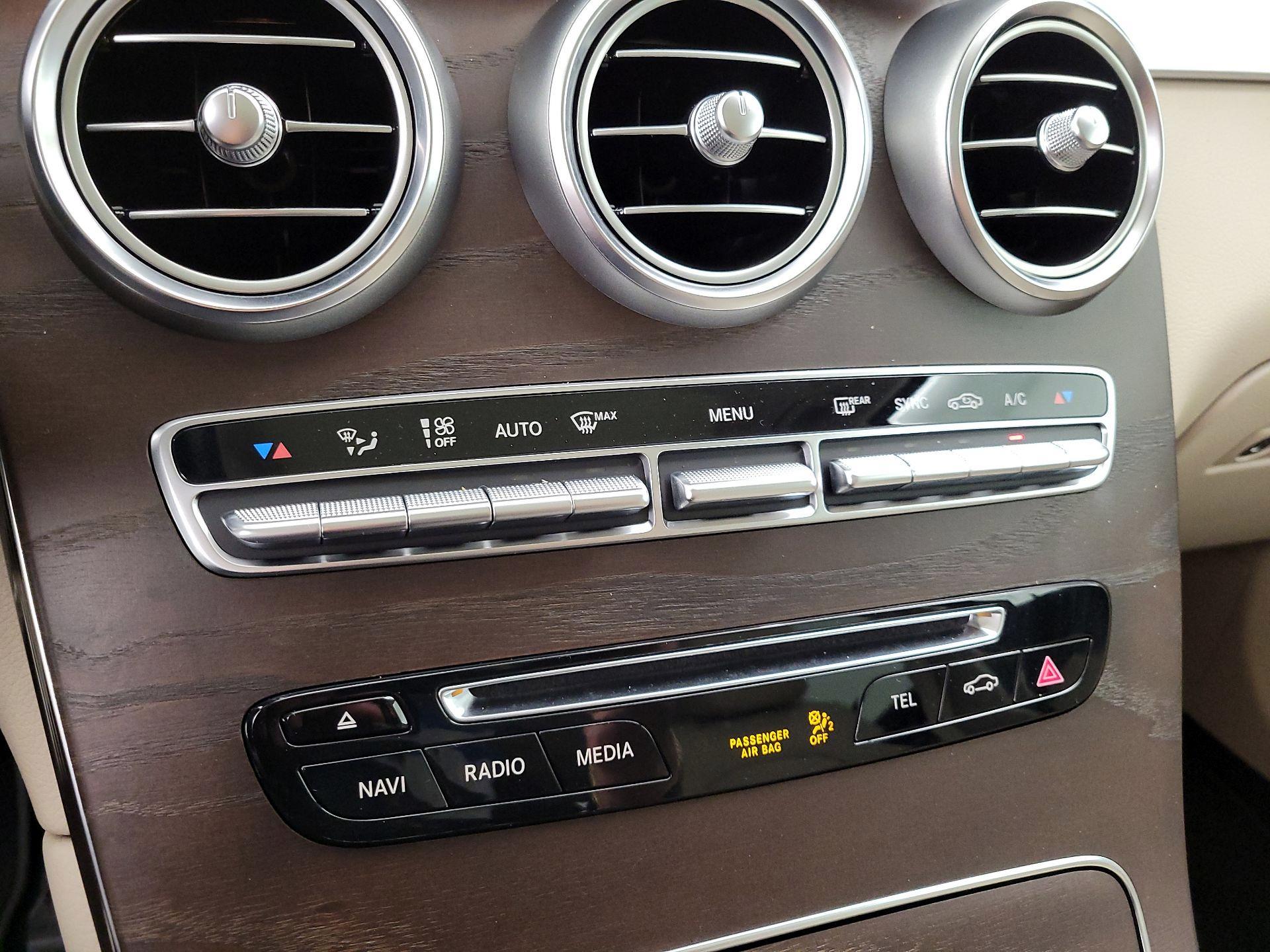 Thumbnail: 2019 Mercedes-Benz GLC - 16