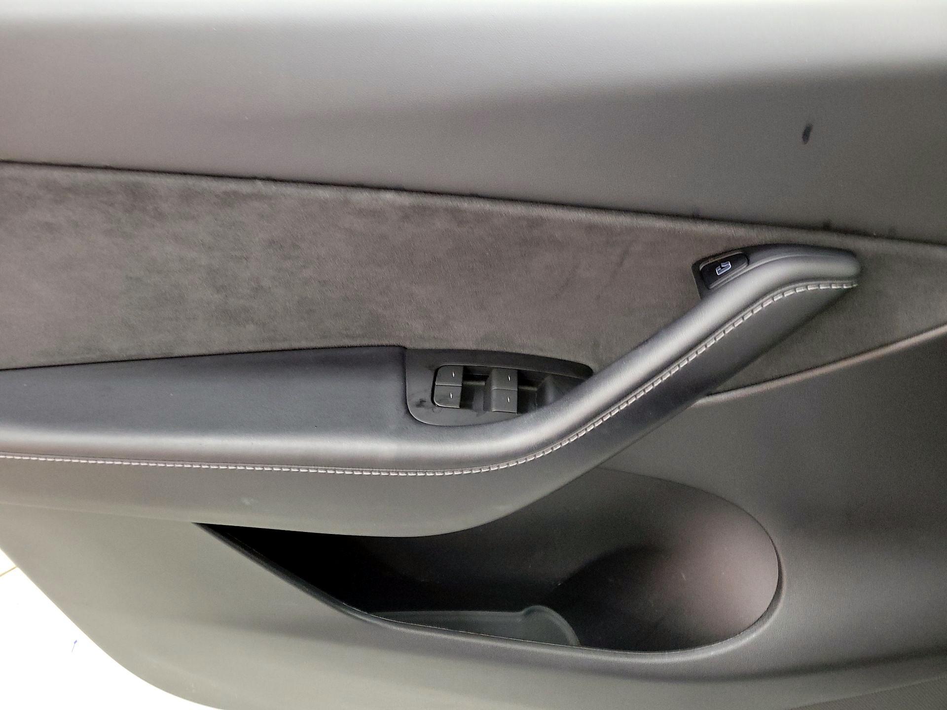 Thumbnail: 2022 Tesla Model Y - 12