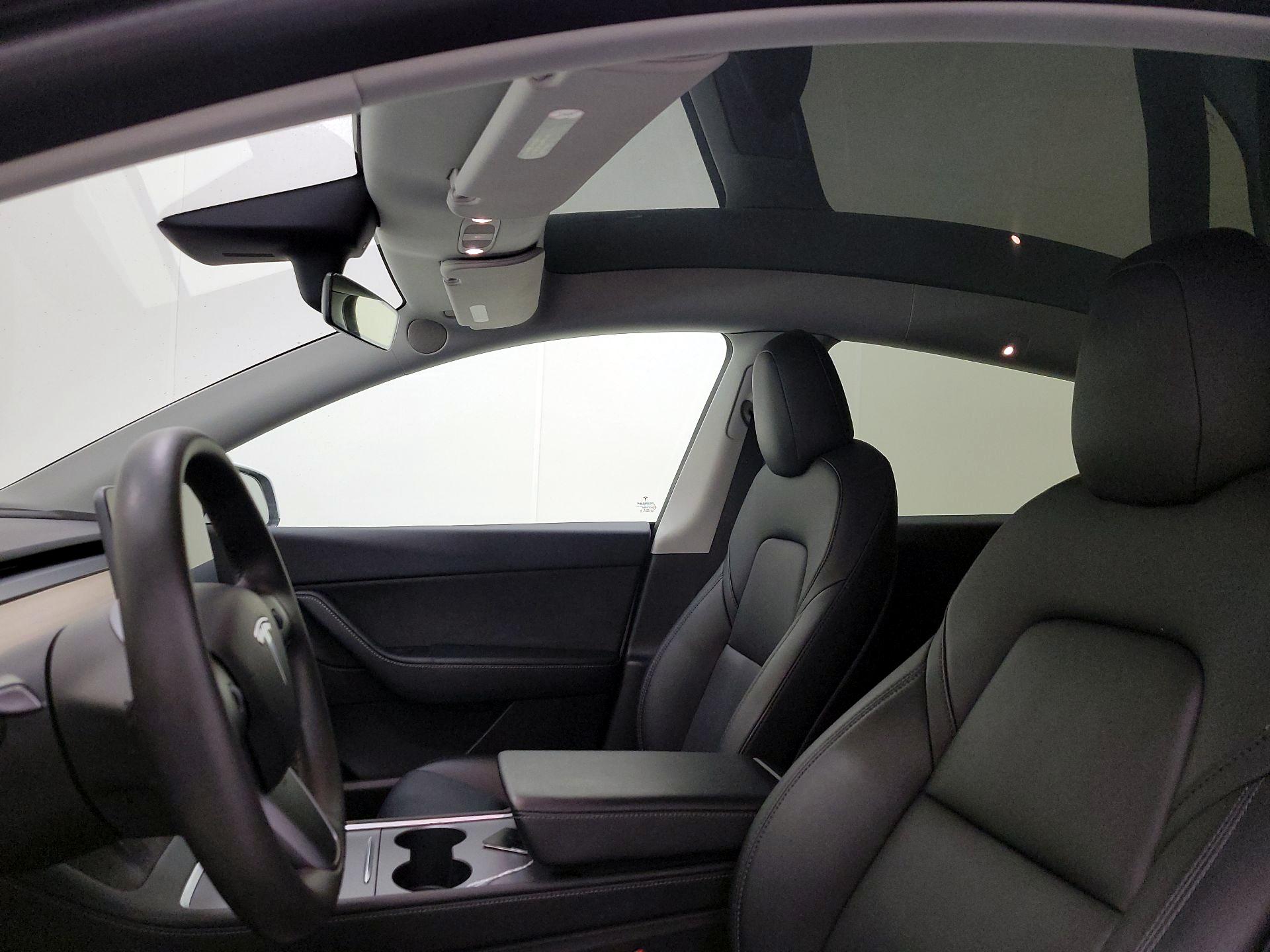 Thumbnail: 2022 Tesla Model Y - 17