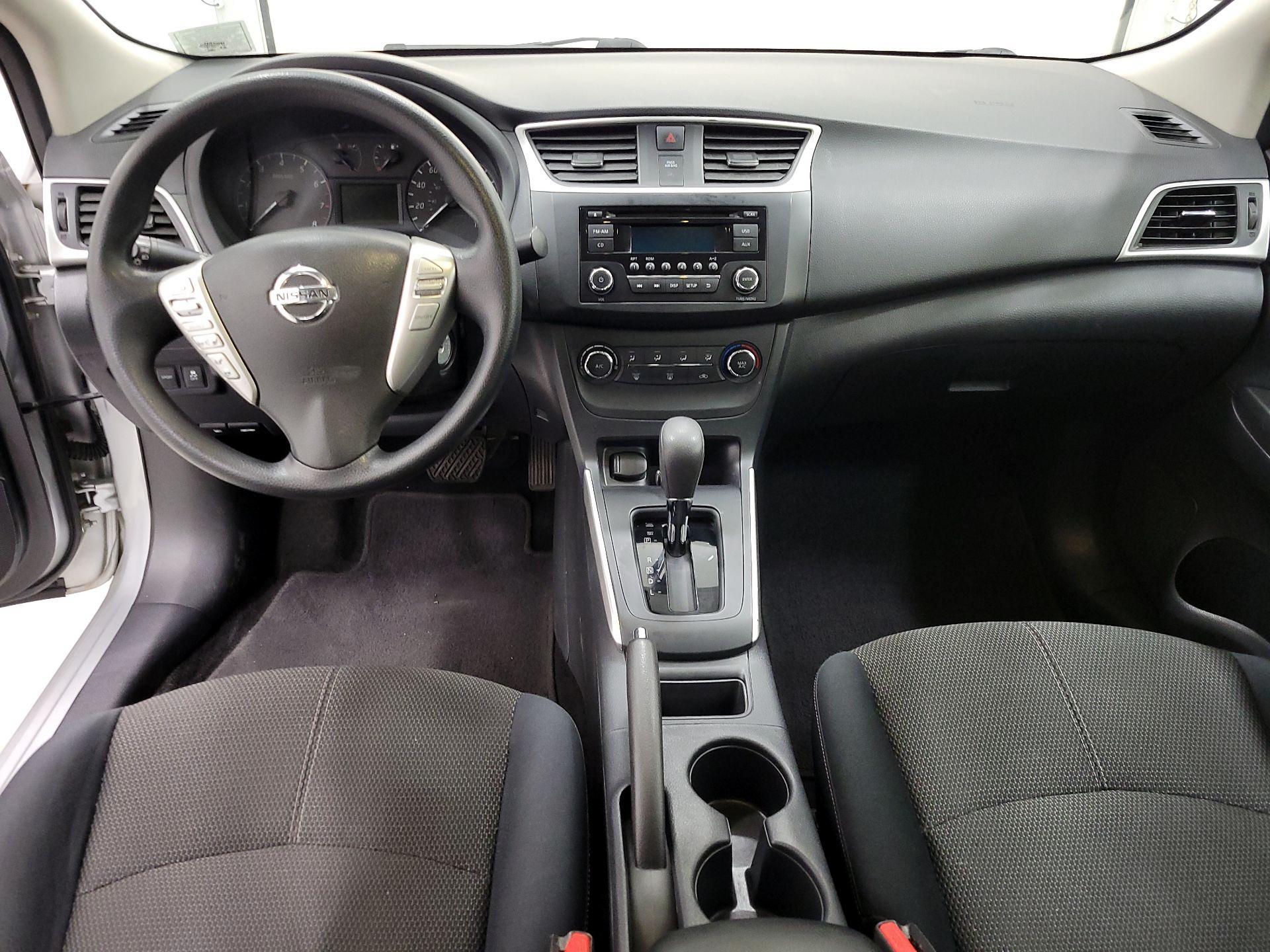 Thumbnail: 2016 Nissan Sentra - 9