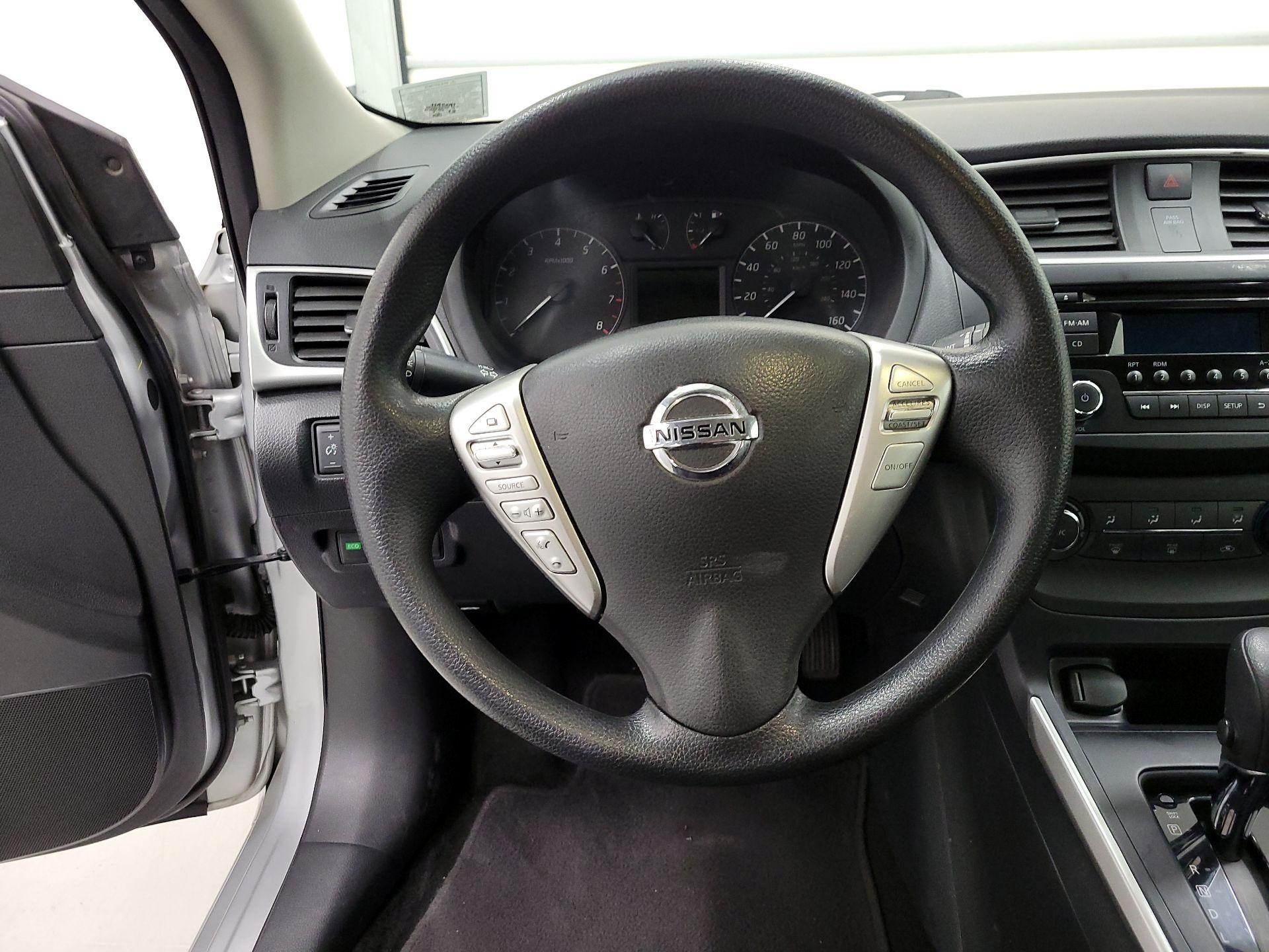 Thumbnail: 2016 Nissan Sentra - 10