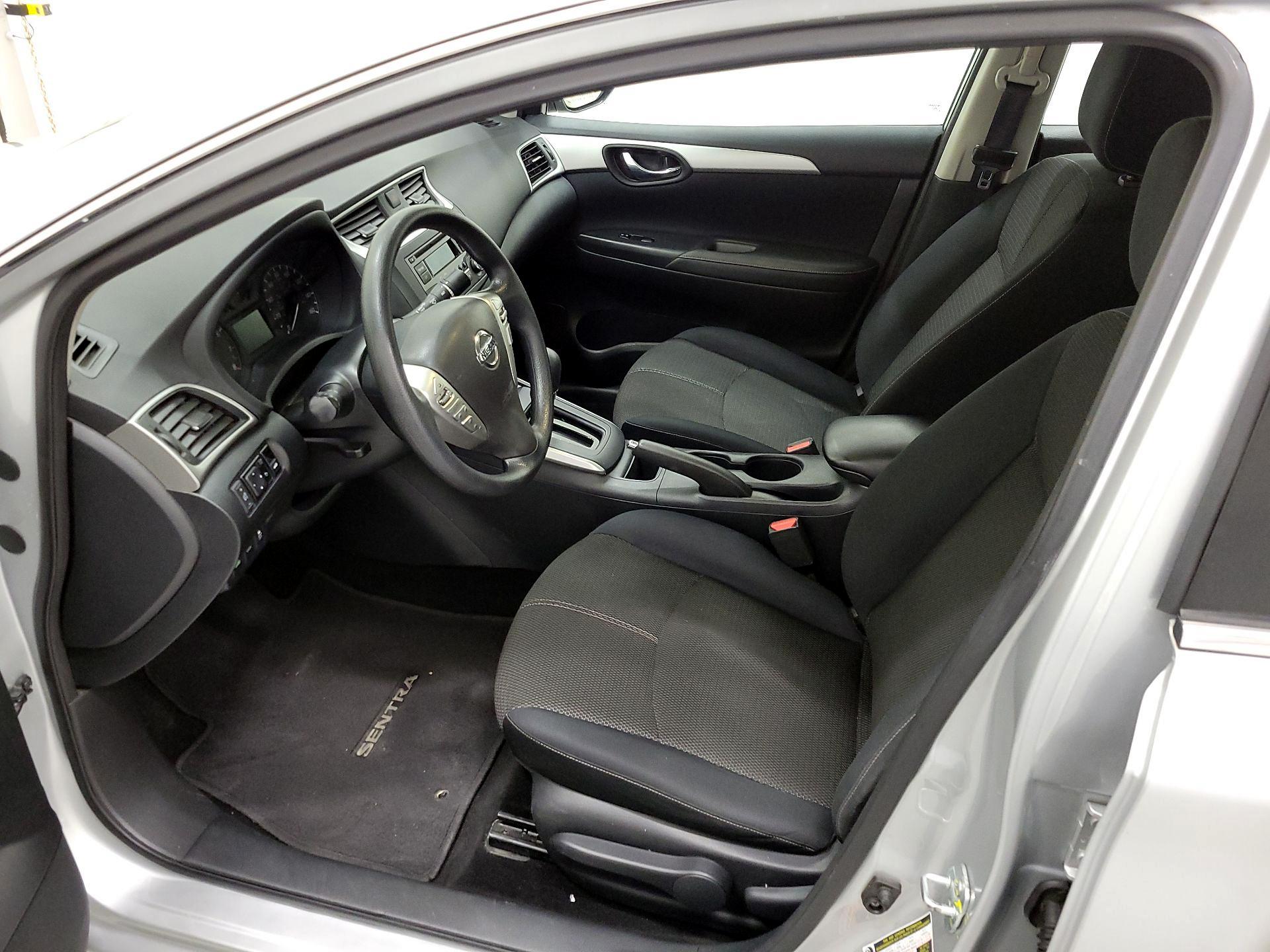 Thumbnail: 2016 Nissan Sentra - 11