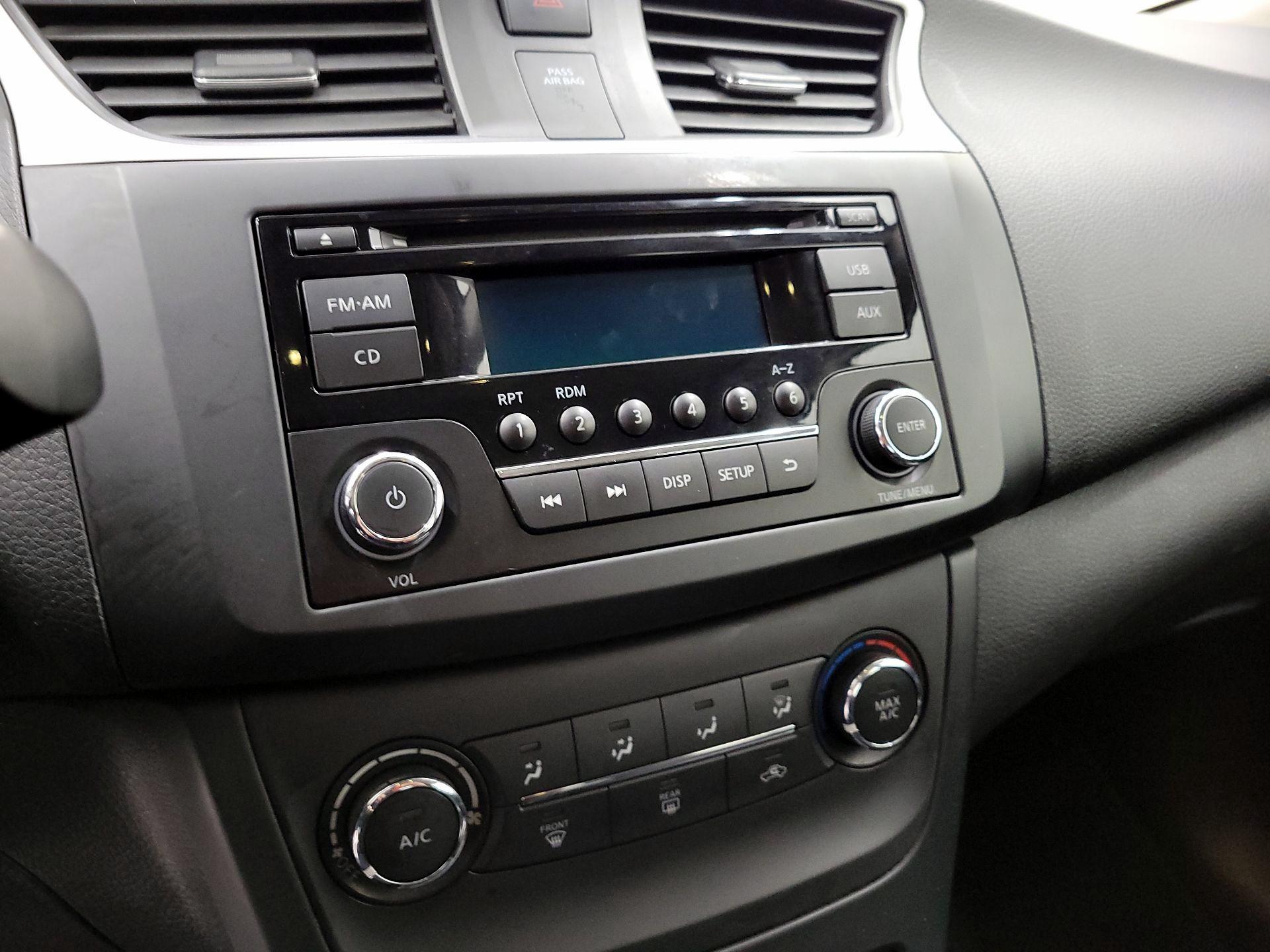 Thumbnail: 2016 Nissan Sentra - 14