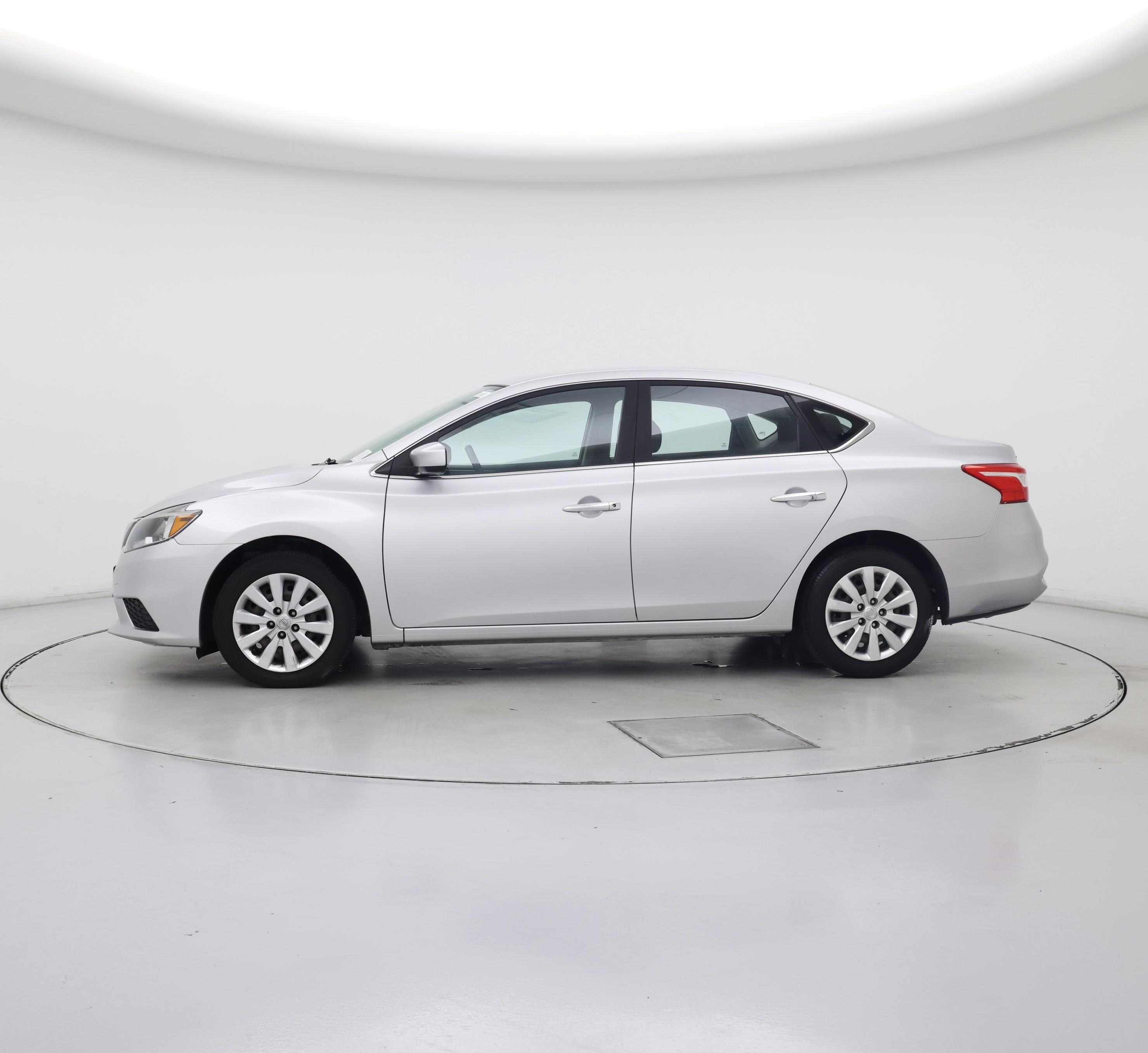 Thumbnail: 2016 Nissan Sentra - 3
