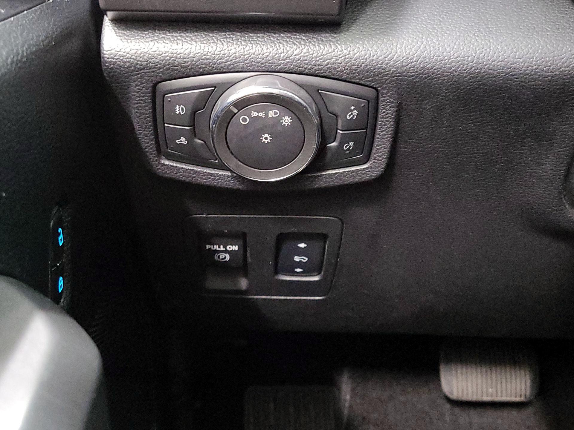 Thumbnail: 2016 Ford F-150 - 13