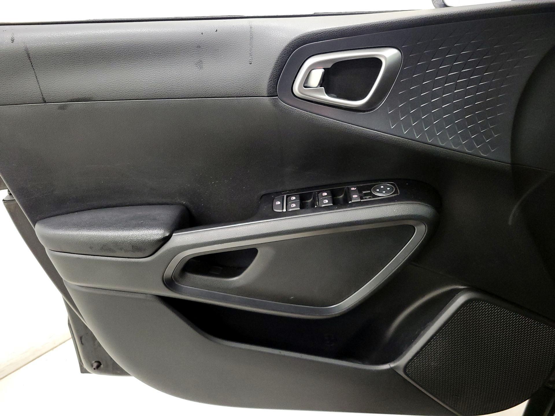 Thumbnail: 2021 Kia Soul - 12