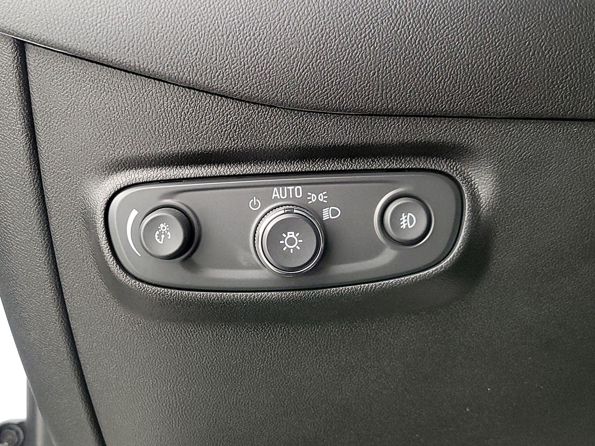 Thumbnail: 2020 Chevrolet Equinox - 13