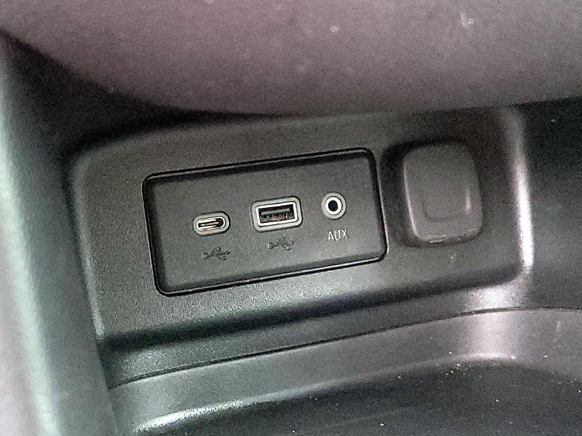 Thumbnail: 2020 Chevrolet Equinox - 18