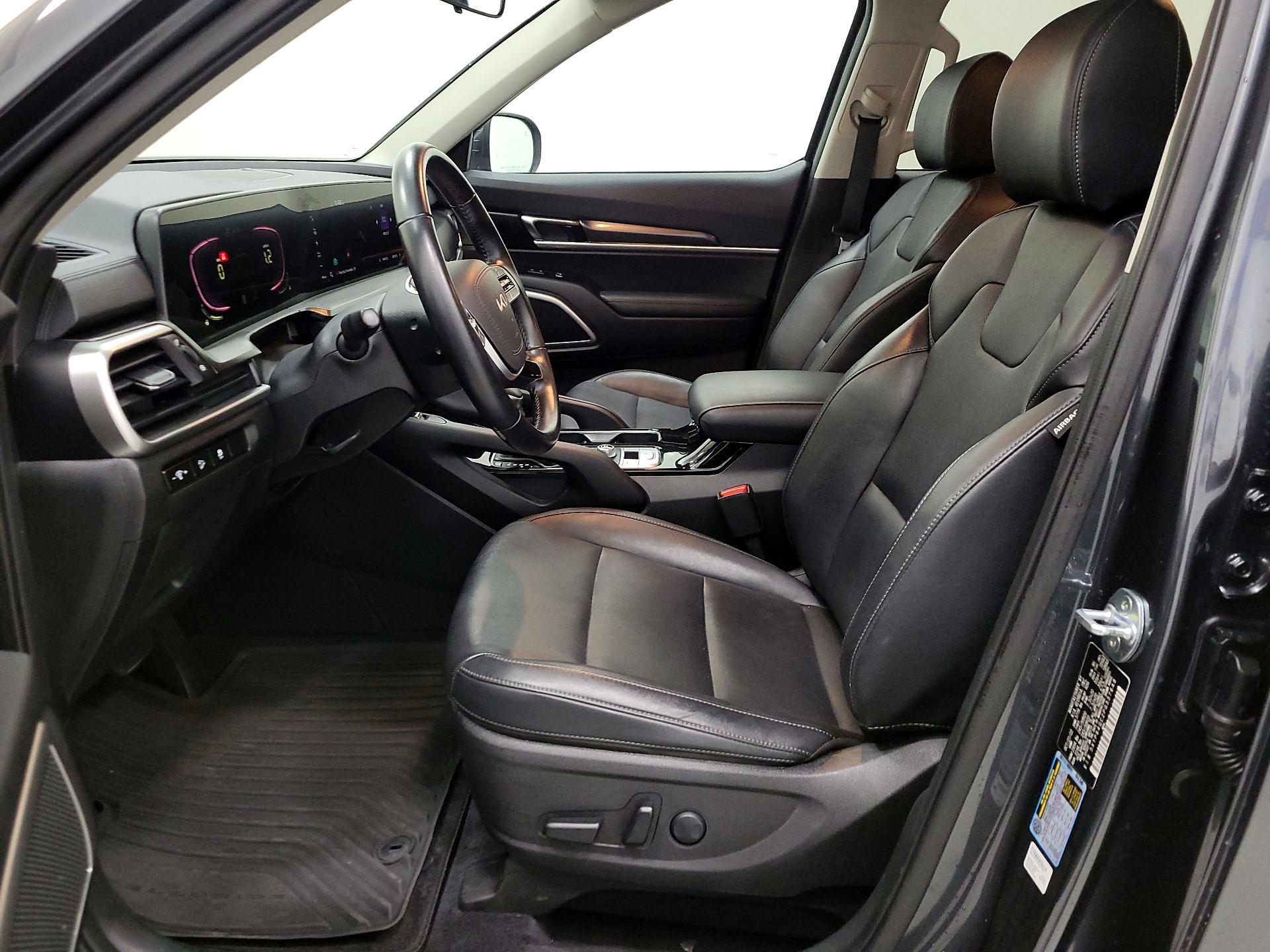 Thumbnail: 2023 Kia Telluride - 11