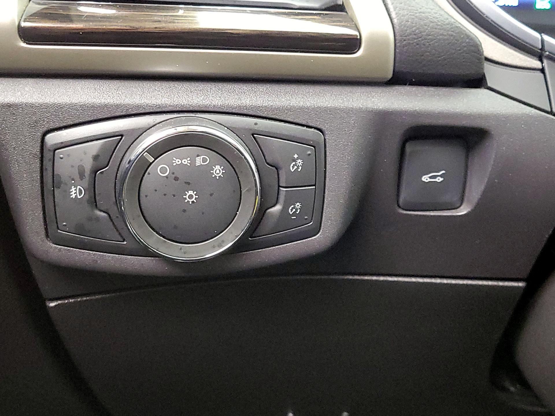 Thumbnail: 2016 Ford Fusion - 13