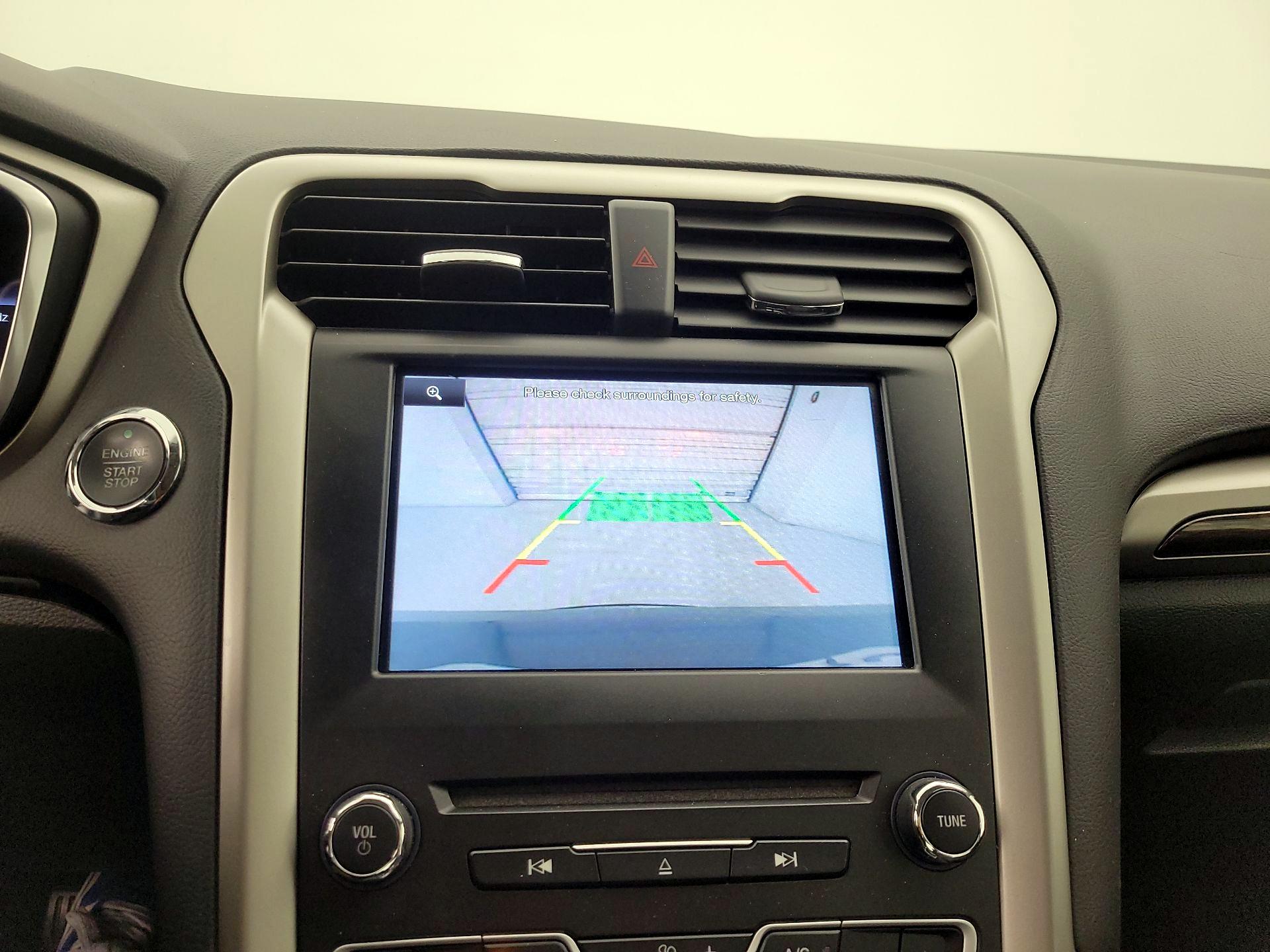 Thumbnail: 2016 Ford Fusion - 14