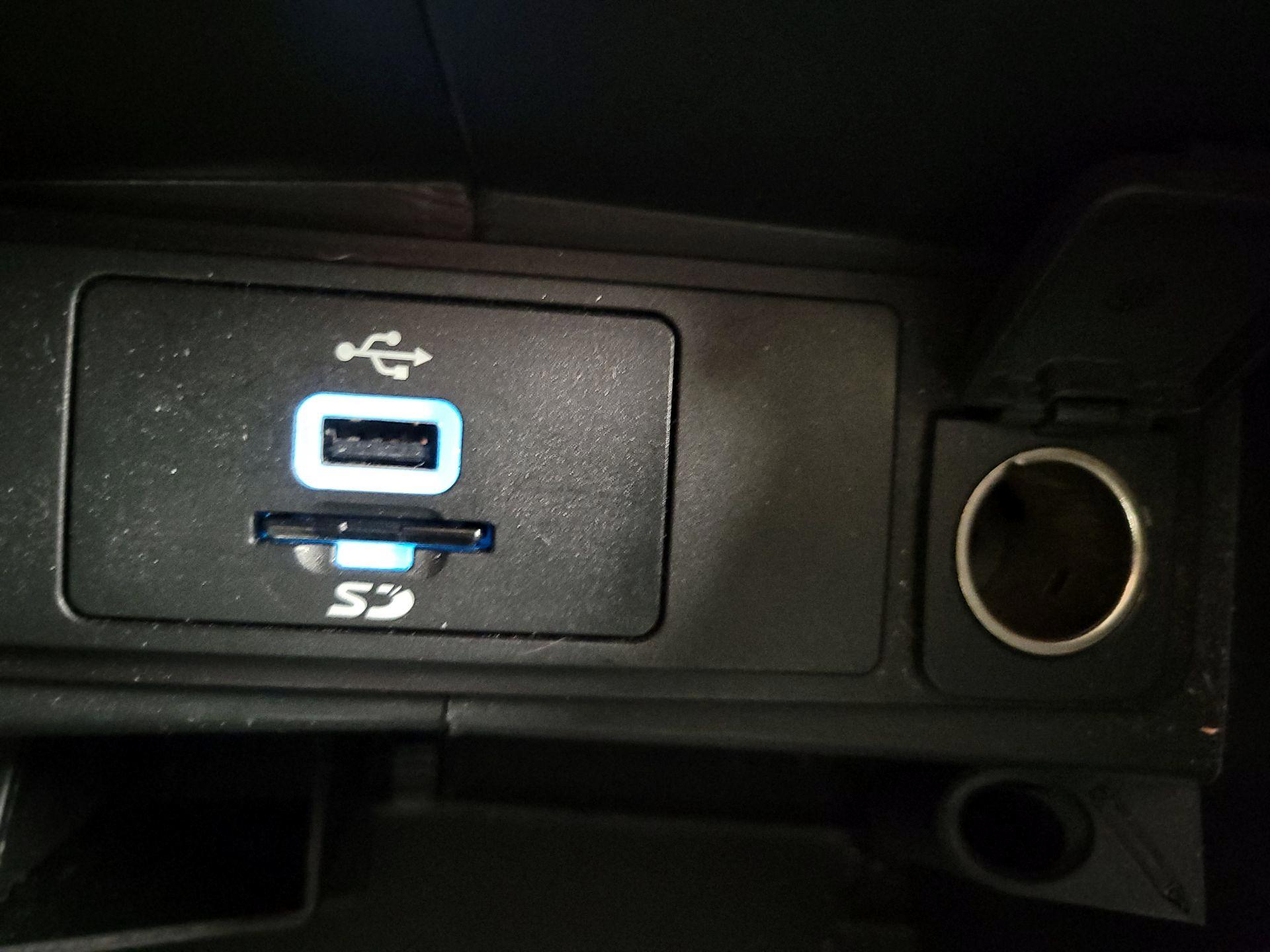 Thumbnail: 2016 Ford Fusion - 18