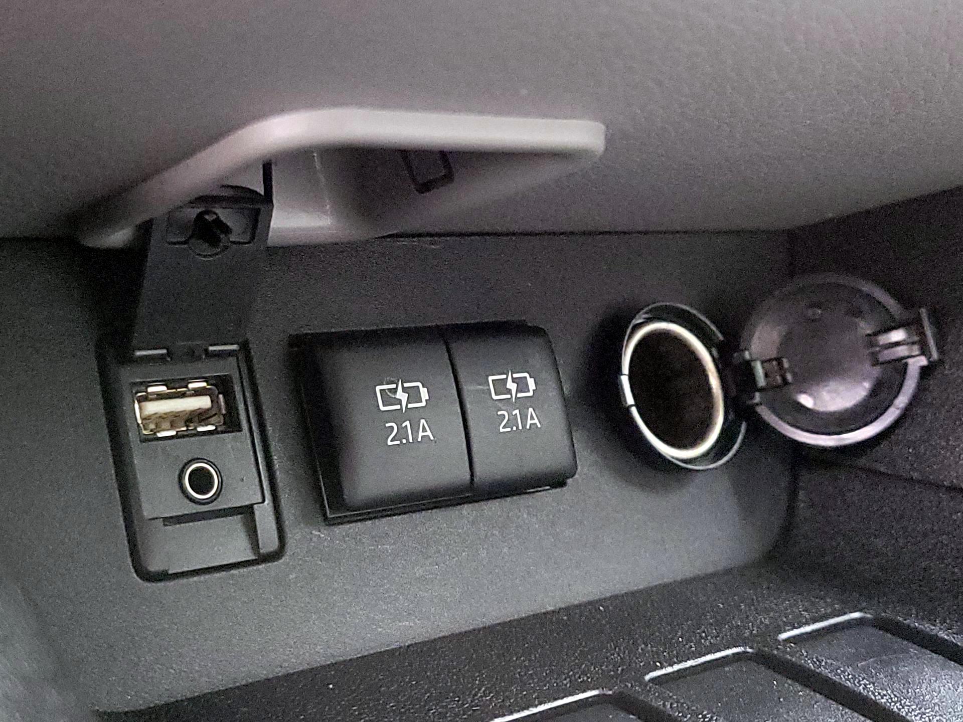 Thumbnail: 2018 Toyota Highlander - 18