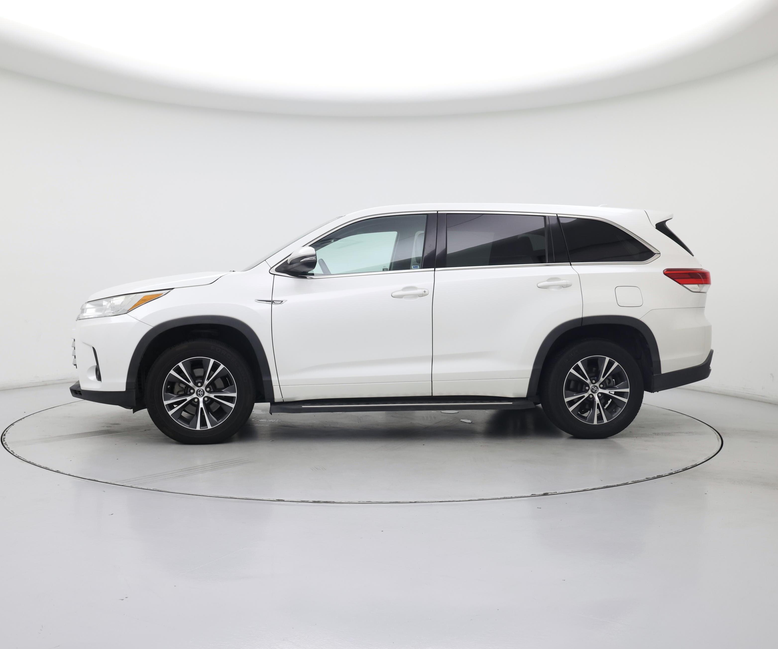 Thumbnail: 2018 Toyota Highlander - 3
